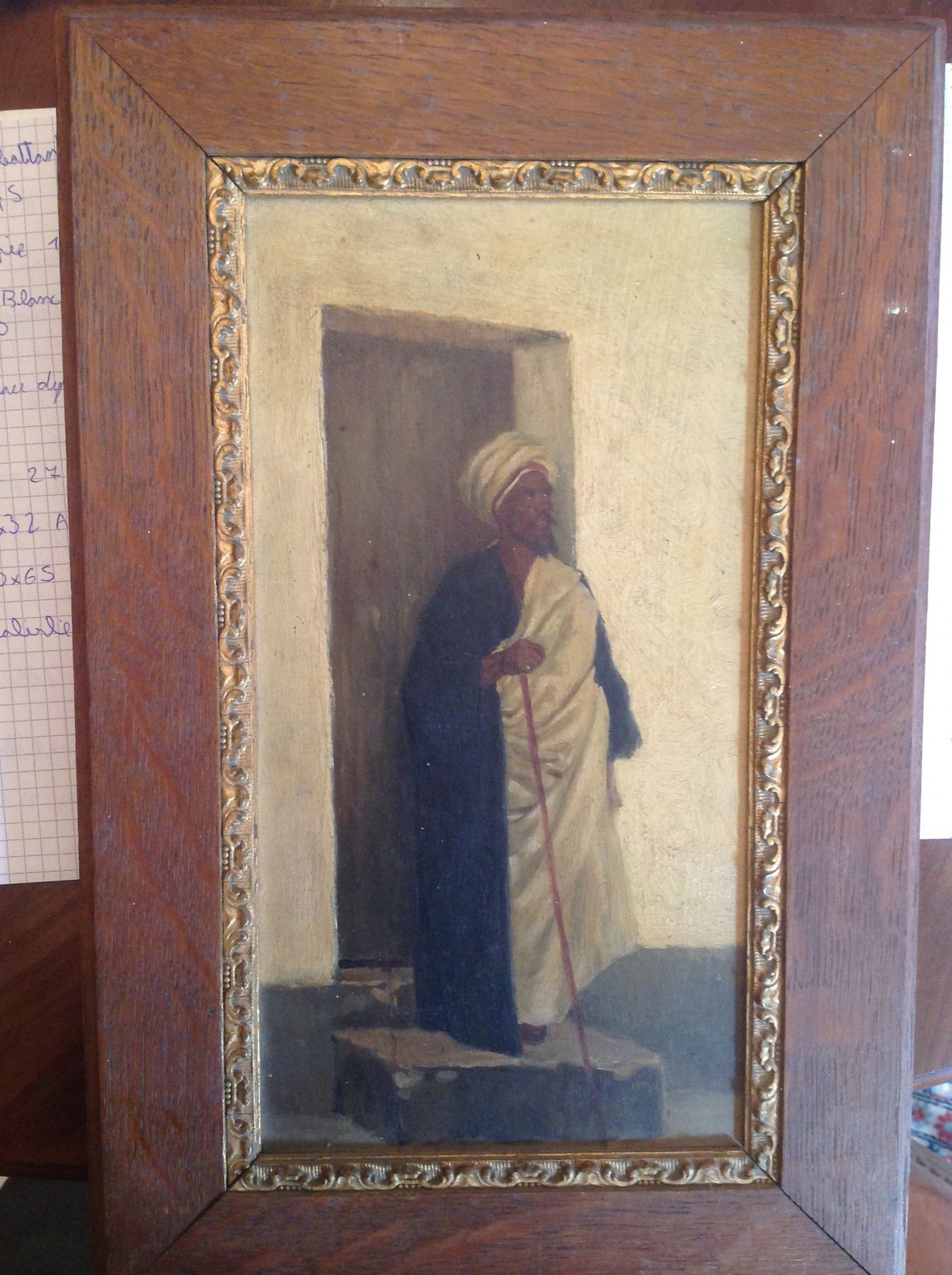 Ecole Orientaliste Uomo con turbante sulla soglia di casa
Olio su tavola
H.27 cm&hellip;