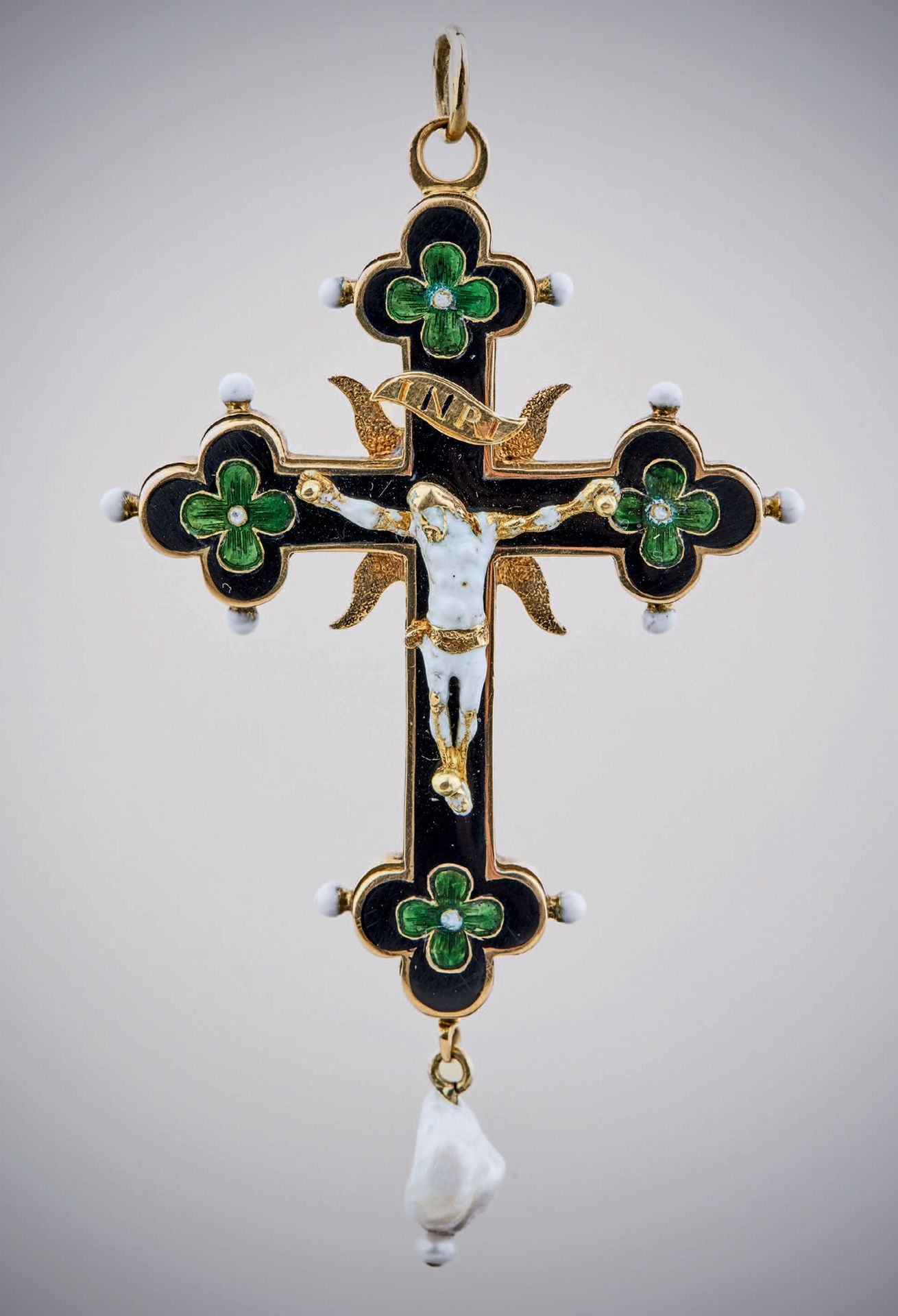 Null Croix pendentif reliquaire en or, émaux opaques et translucides et perle, é&hellip;