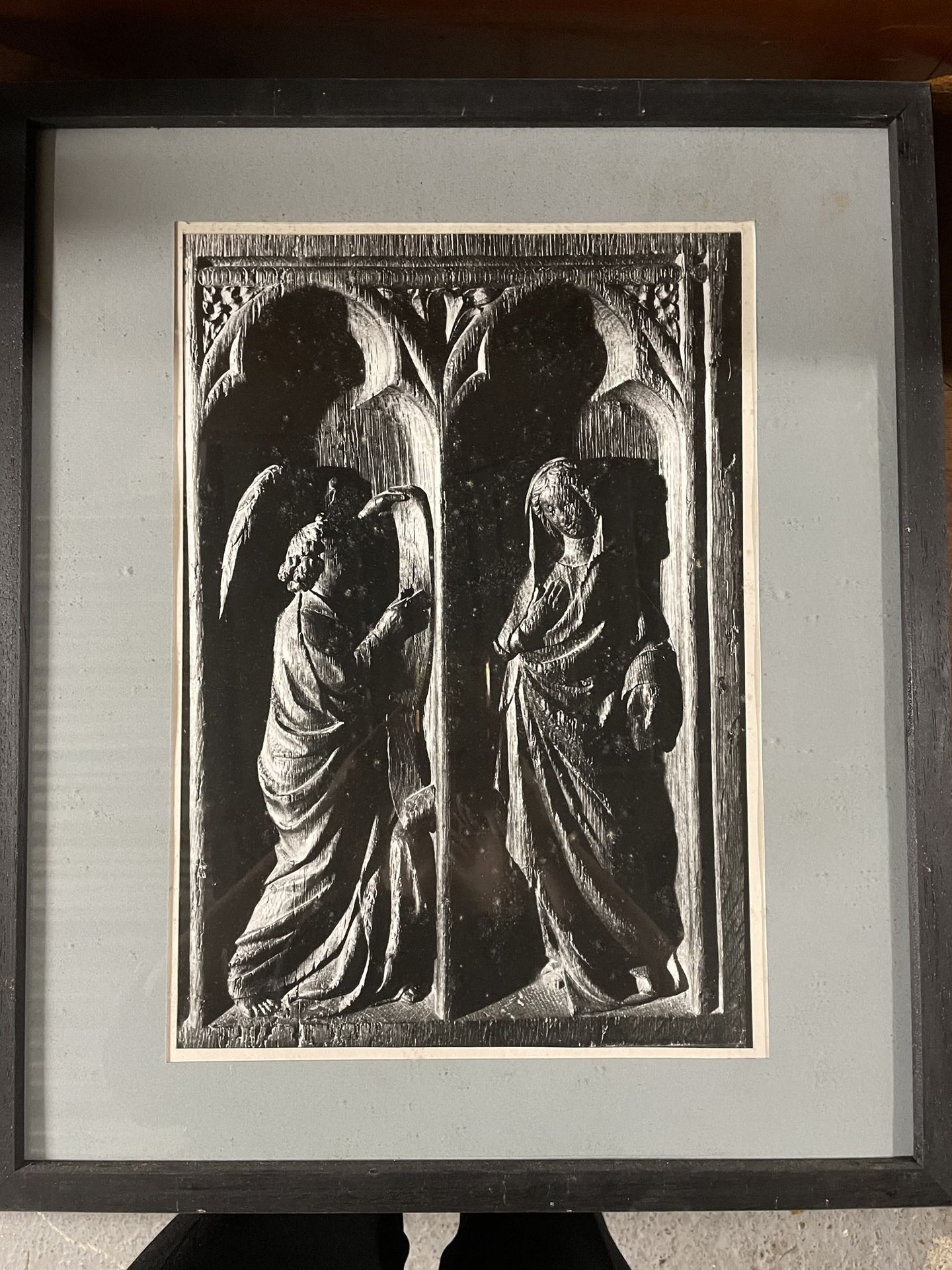 Null 四张黑白照片
两个木雕浮雕；圣彼得的石雕半身像；德拉-罗比亚的两个儿童奖章（佛罗伦萨无辜者医院） 24.5 x 18厘米；37 x 25厘米
 （有框&hellip;