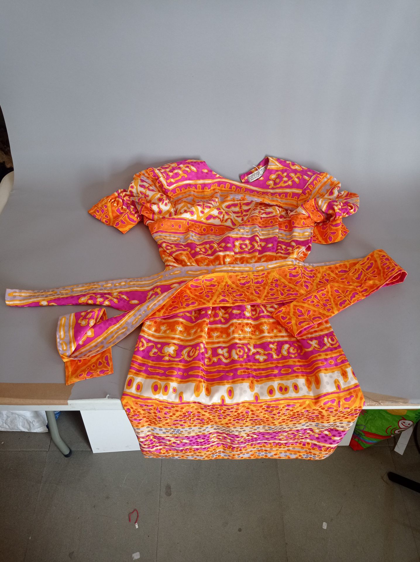 GIVENCHY Nouvelle Boutique Robe à motifs orange, rose et blanc