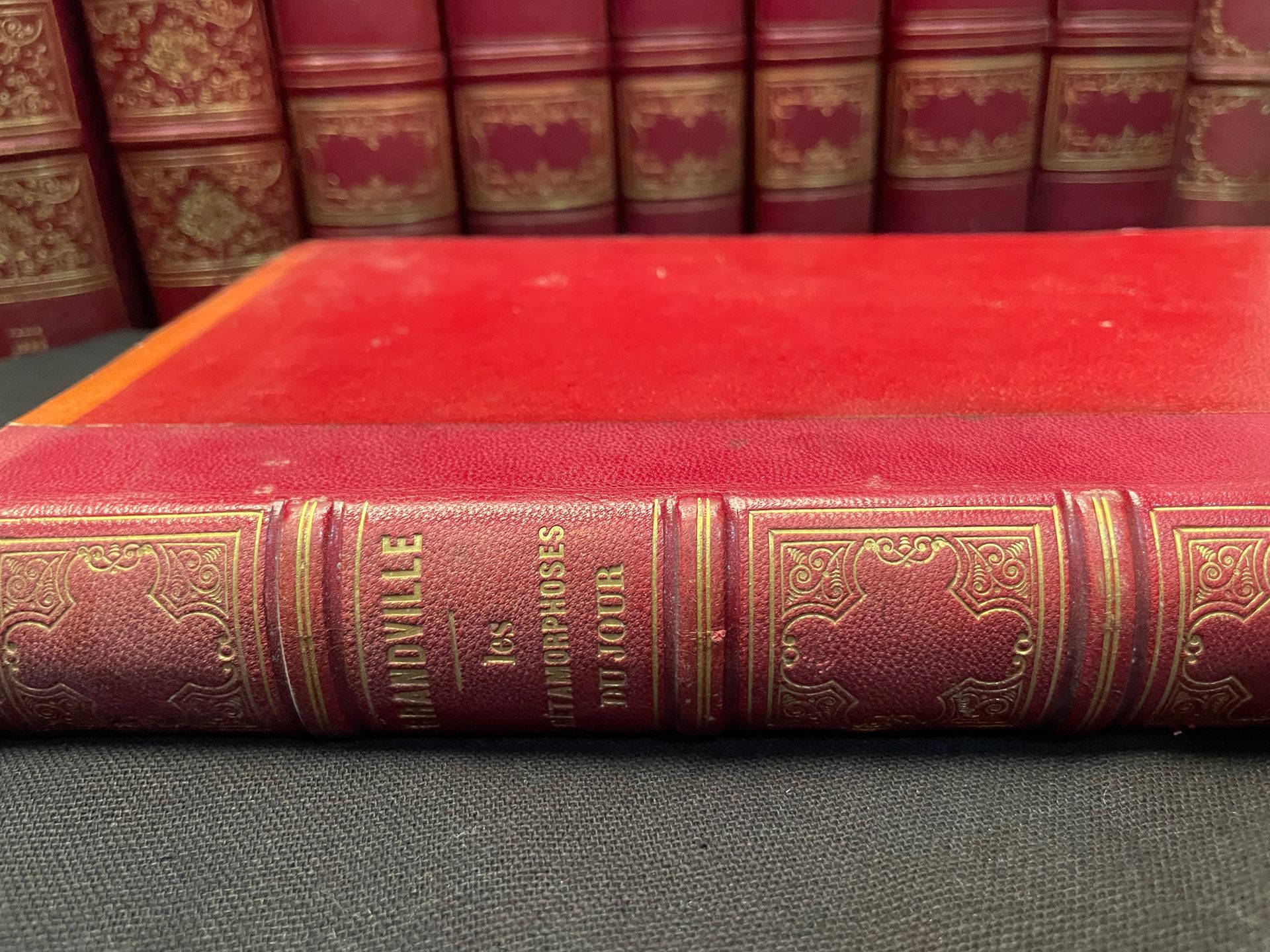 GRANDVILLE Les métamorphoses du jour
Paris, Gustave HAVARD, 1854 1 volume (com'è&hellip;