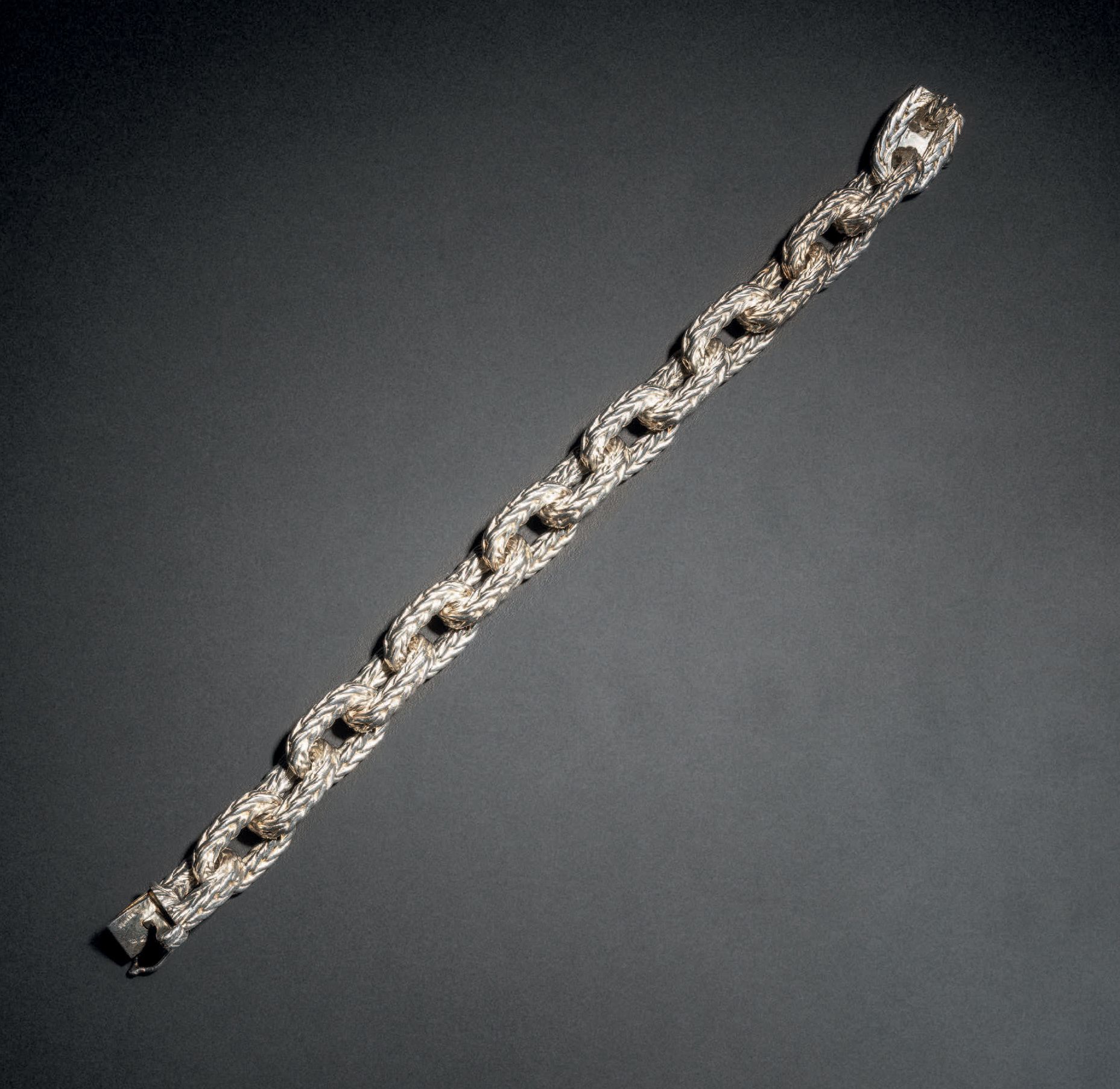 HERMES Bracelet chaîne d'encre maille marine en argent tressé 925°/°°
Signé
Poid&hellip;