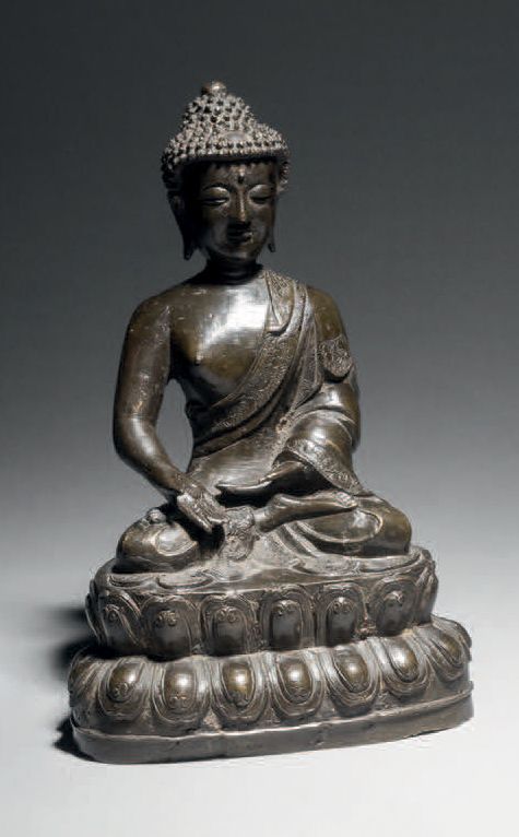 Null Bouddha, Chine, dynastie Ming, 17e siècle H. 17,7 cm. Alliage de cuivre
Le &hellip;