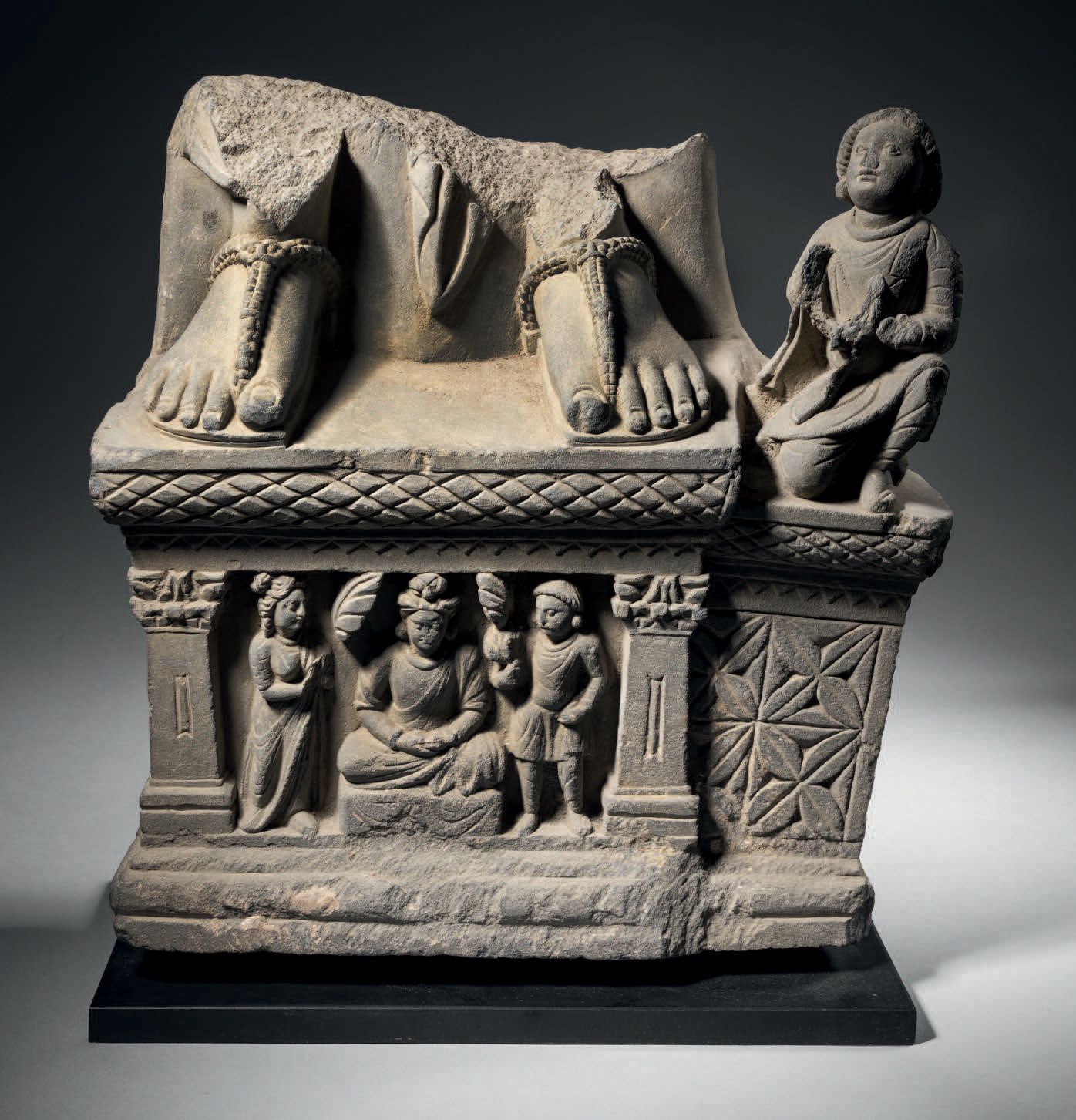 Null Piedestal, Pakistán, antigua región de Gandhara, siglos III-IV H. 35 cm - W&hellip;