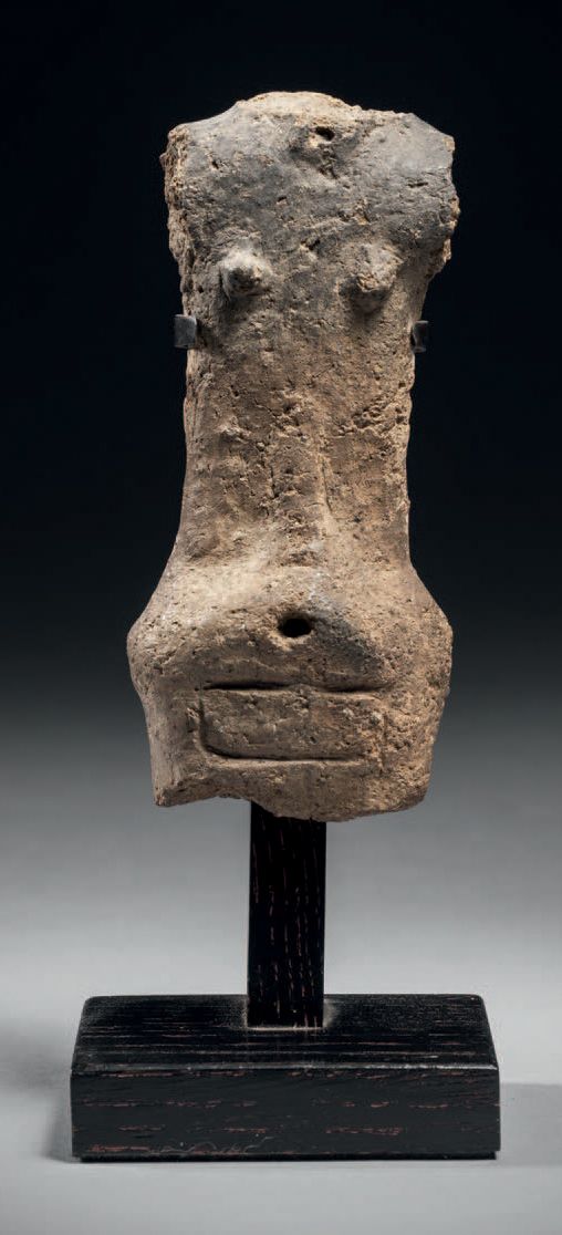 Null Torso femenino, Japón, periodo Yayoi (siglo II a.C. - siglo III d.C.)
H. 9 &hellip;