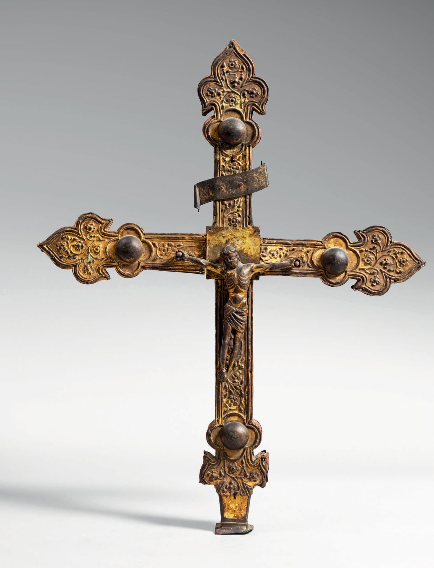 Null Processional cross in cast copper, embossed and gilded on an oak core.
Face&hellip;