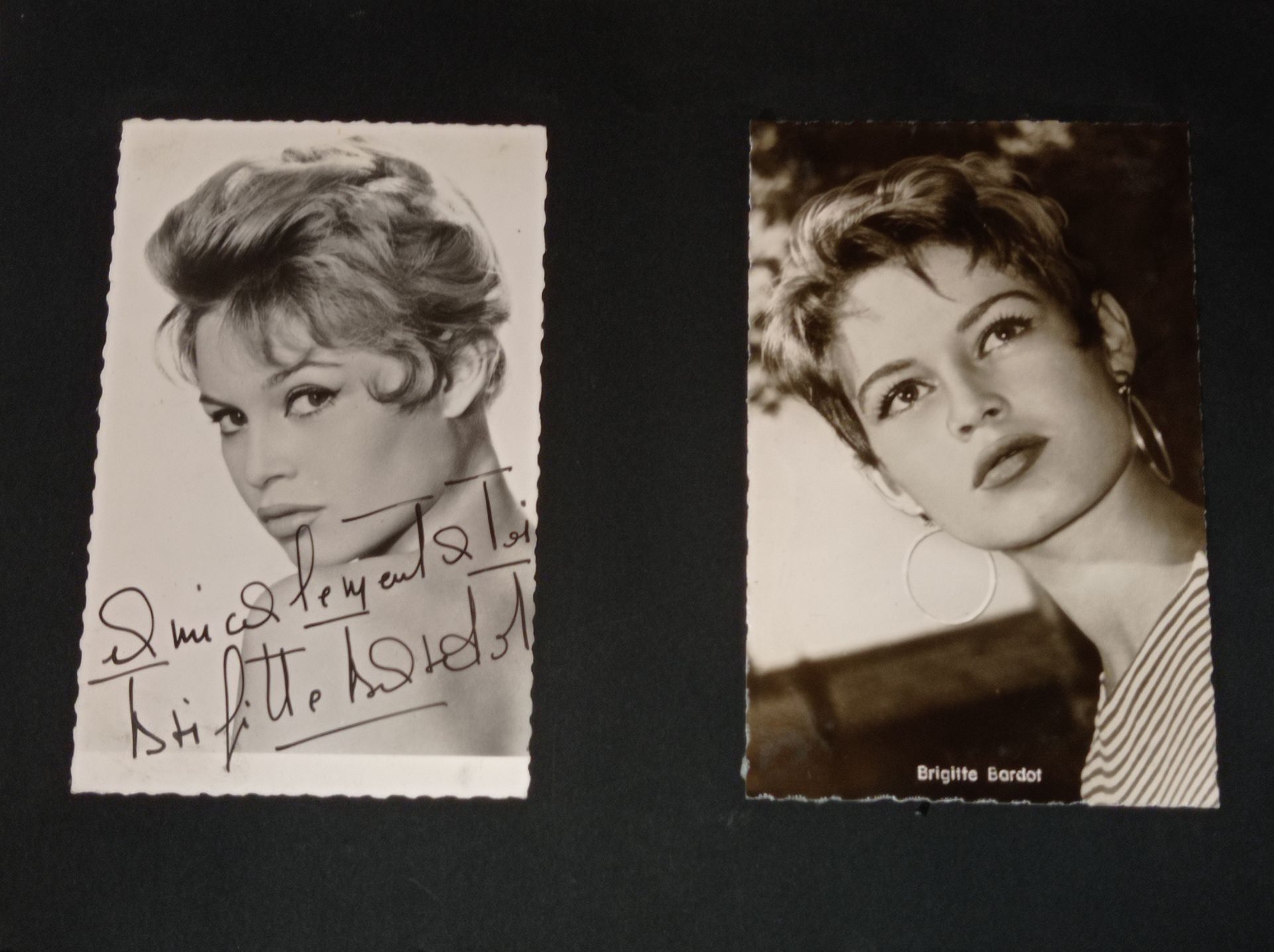 Null BARDOT (Brigitte).一套大约160张女演员的照片，装在黑色的纸片上，装在一个现代的皮夹子里，4页。精美的相册包含了大约150张布丽吉特&hellip;