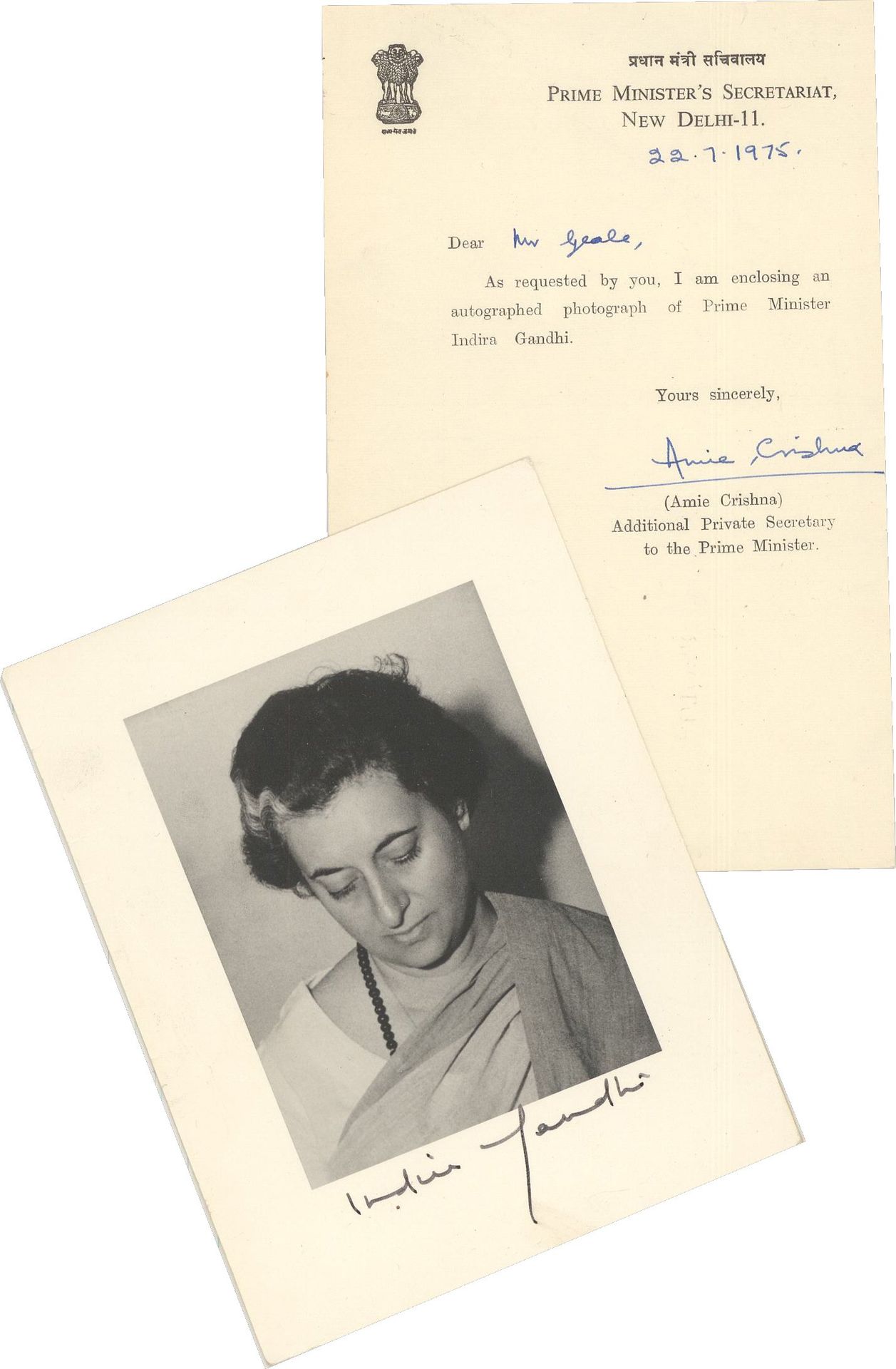 GANDHI Indira (1917-1984). 2份文件。黑白肖像，签名（11.7 x 15厘米）；CRISHNA (Amie) L.D.S.有两个注释，&hellip;