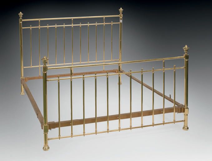 Null Double bed in gilded metal with bars and fluted uprights
L. 180 - P. 200 cm&hellip;
