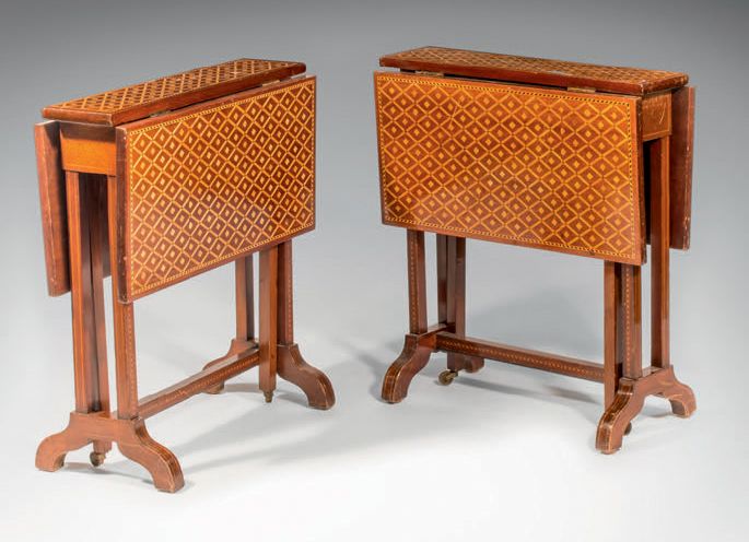 Null 一对门腿桌，木质和单板，菱形框架的四叶草装饰
H.54.5 - W. 65.5 - D. 53.5厘米