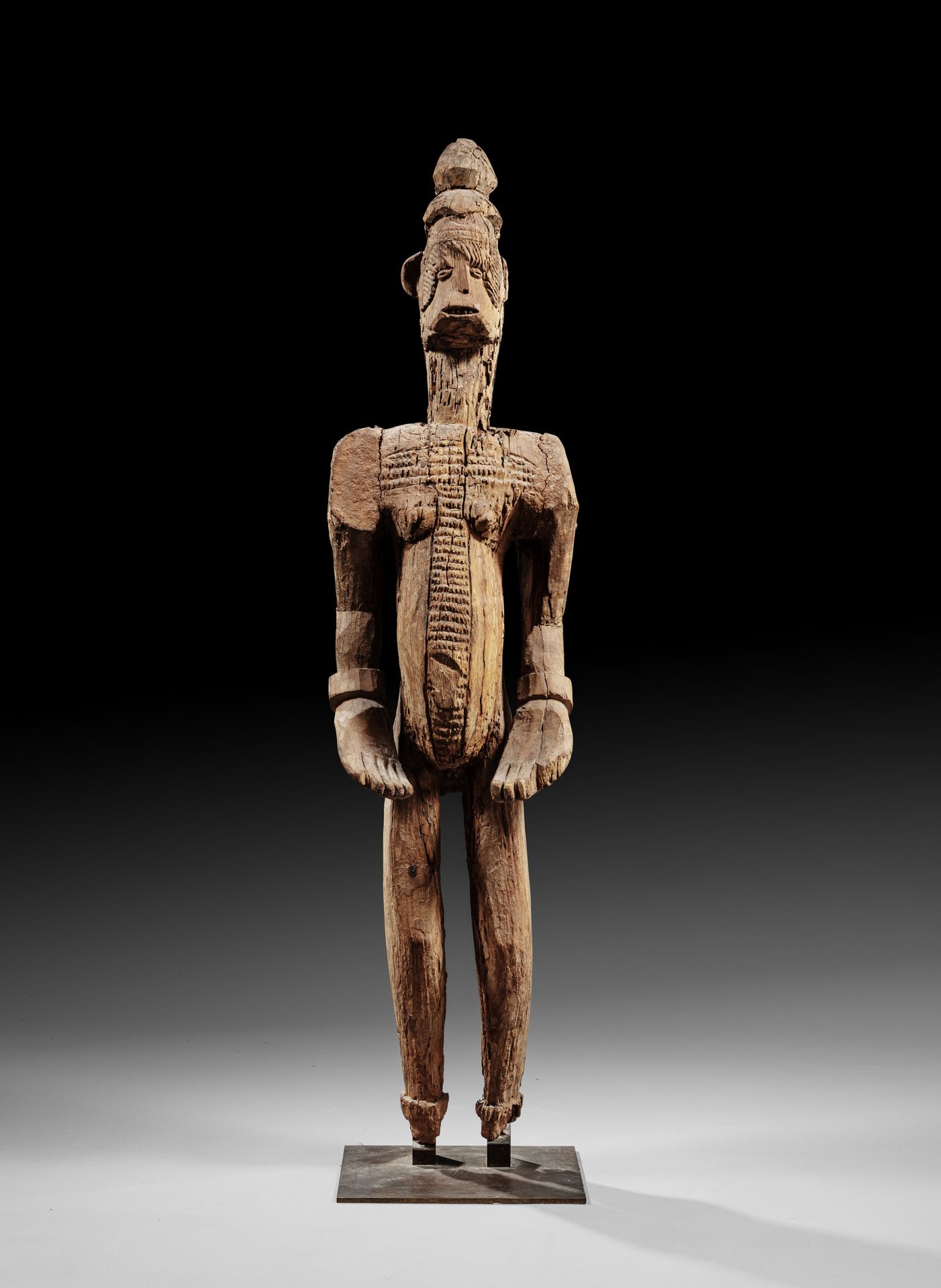 Null An Igbo alusi statue, Nigeria H. 123 cm