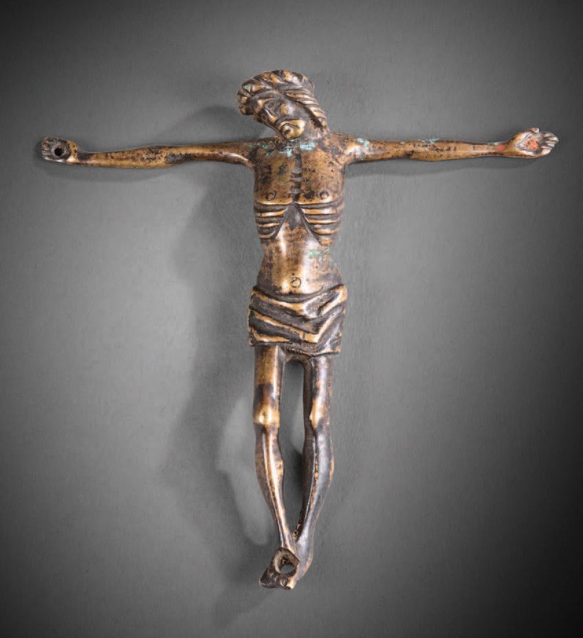Null Christ in bronze. Head tilted towards the right shoulder and crowned with a&hellip;