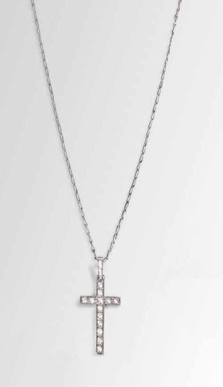 Null Chaîne en or gris 750 °/°° et son pendentif croix en platine sertie de diam&hellip;