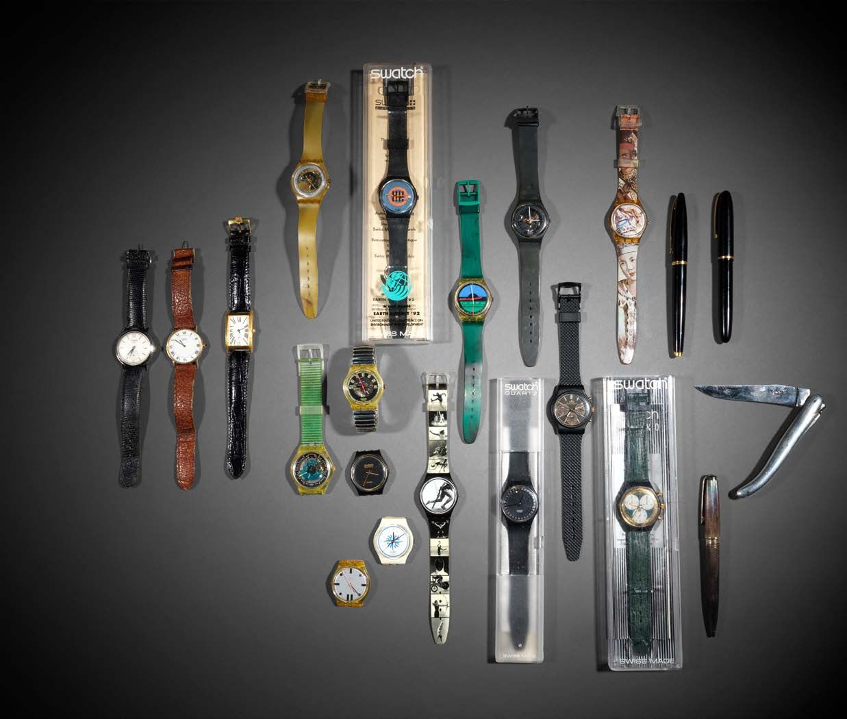 Null Il set comprende: 
Tredici orologi Swatch vintage, un orologio Seiko, un or&hellip;