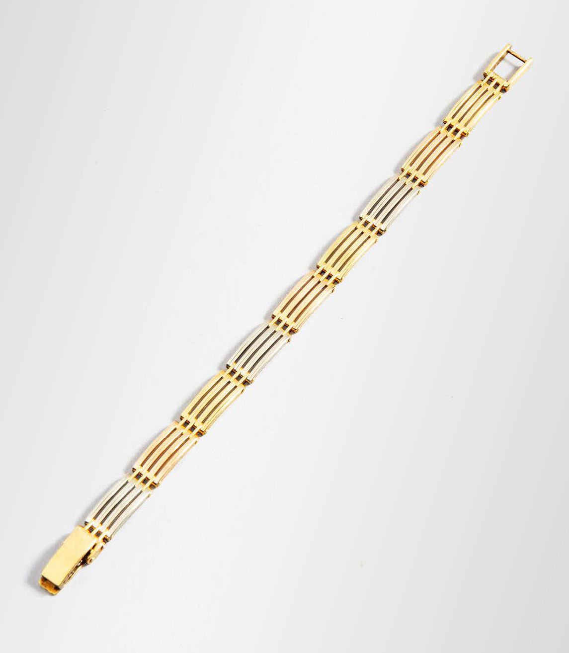 Null Bracelet in gold 750°/°° with articulated links 
L. 17 cm
Weight: 26.4 g