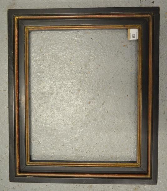 Null CADRE en chêne mouluré noir et or. Fin du XVIIIe siècle.
30 x 36,5 cm - Pro&hellip;