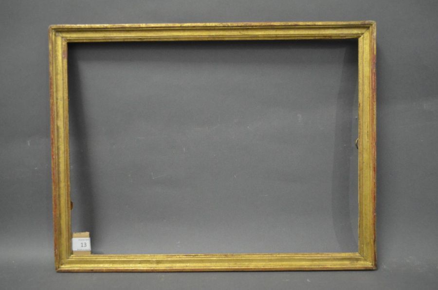 Null BAGUETTE en bois mouluré et doré.
Époque Louis XVI.
35,3 x 47,8 cm - Profil&hellip;