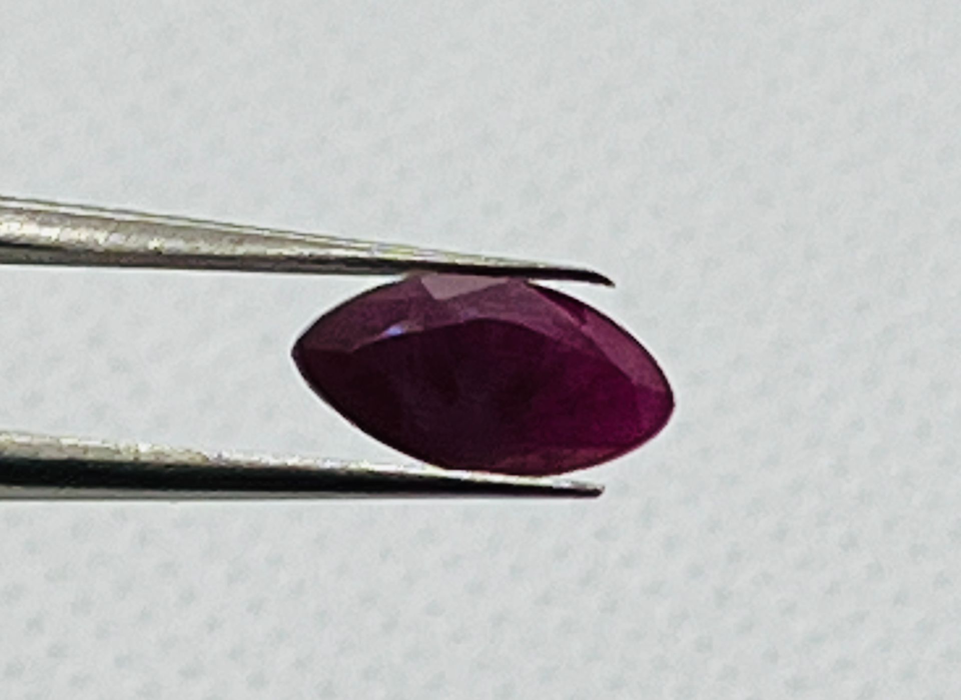 RUBIS 1.43 carat red ruby AIG warranty certificate