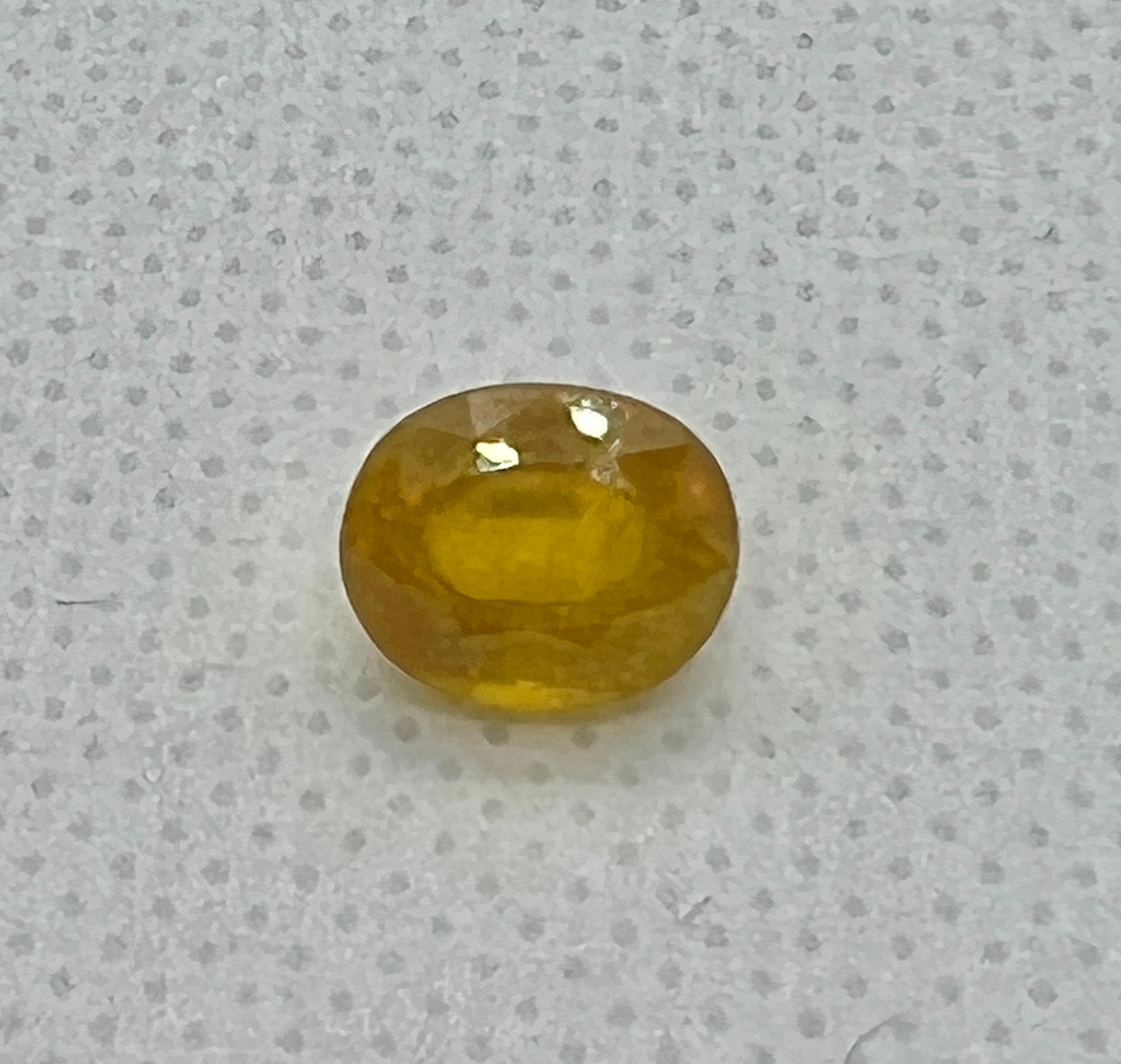 SAPHIRE YELLOW SAPHIRE of 3.13 carats ALGT certificate