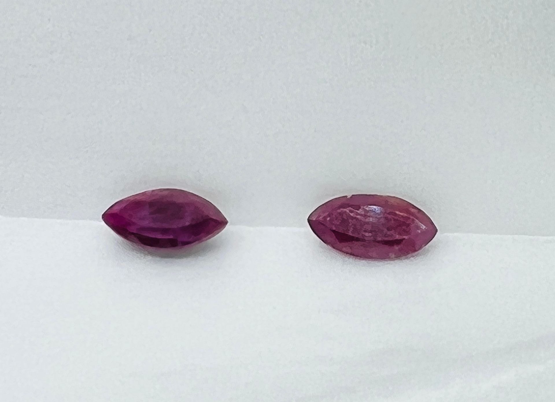 RUBIS 2 RED RUBY of 4.66 carats certificate of guarantee AIG