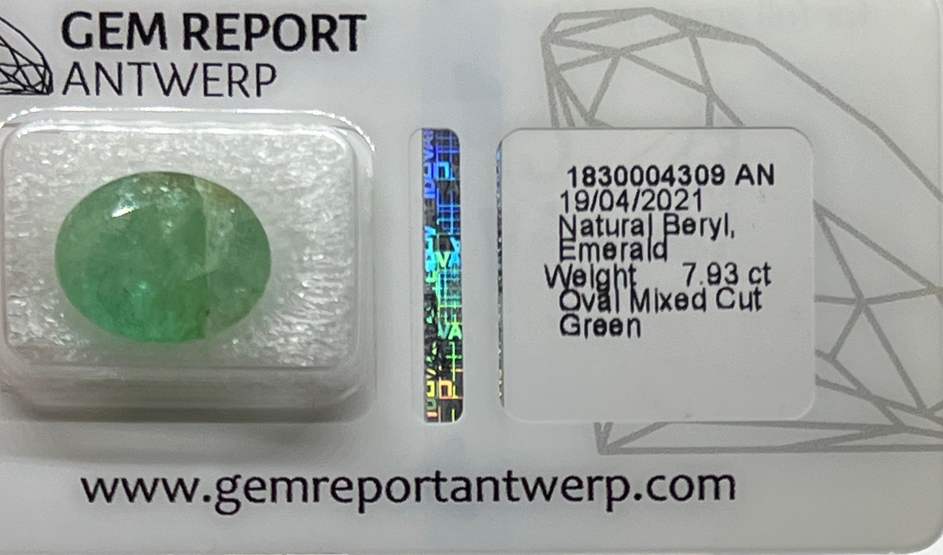 EMERAUDE EMERAUDE of 7.93 carats, certificate of guarantee GEM REPORT laboratory