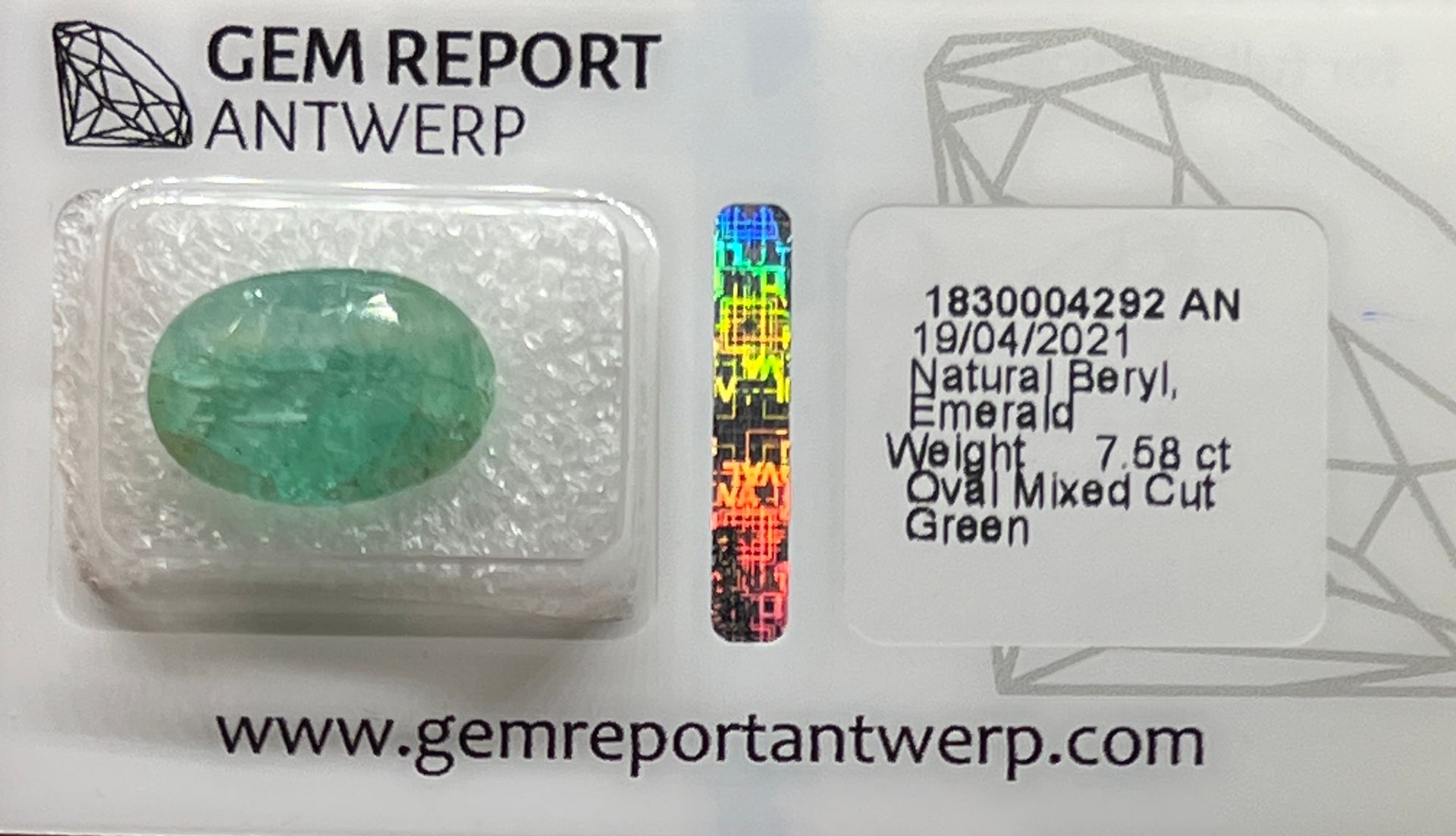 EMERAUDE EMERAUDE de 7,58 carats, certificat de garantie laboratoire GEM REPORT