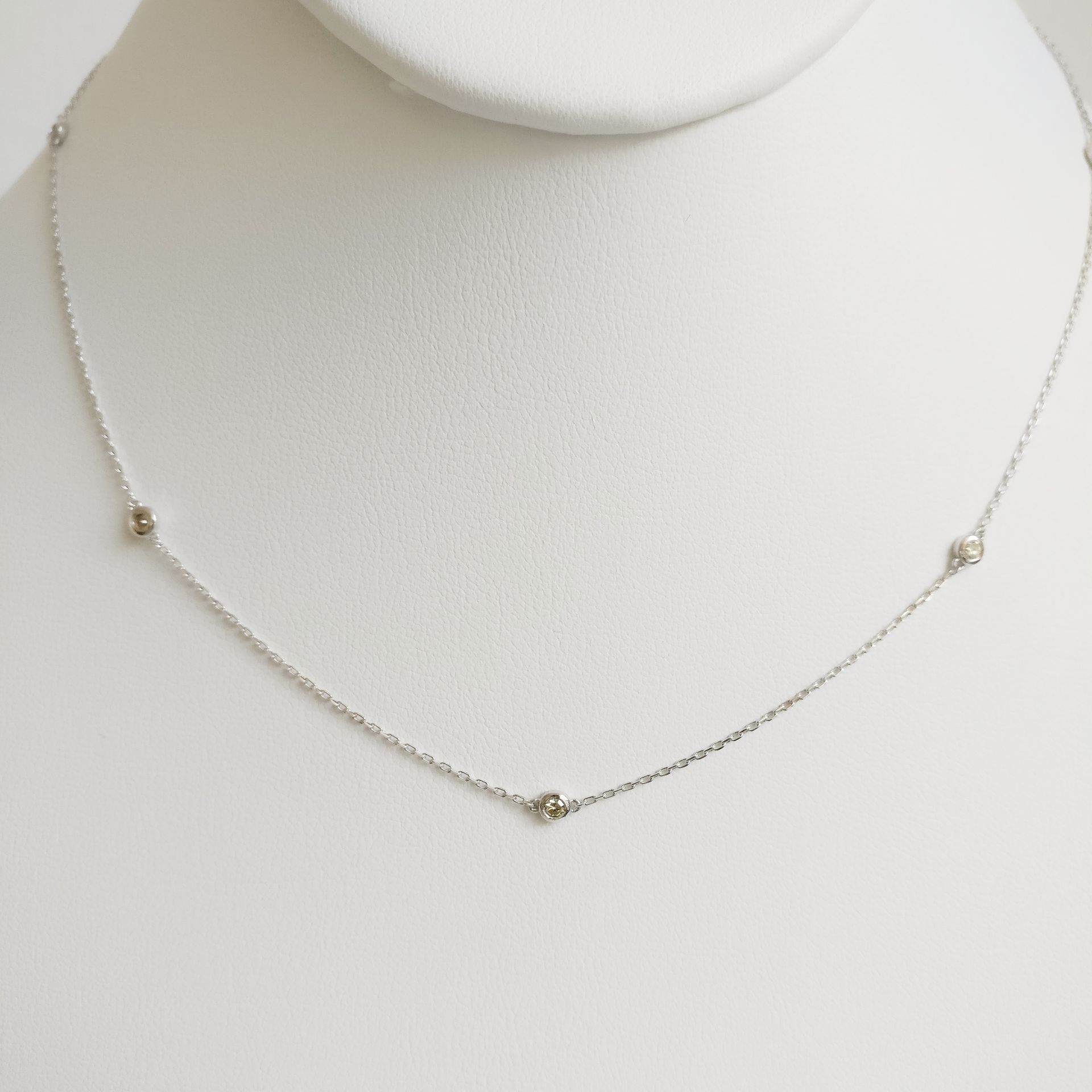 Diamond Necklace 0.18ct Diamond Necklace
- Material: 18 kt. White Gold
- Gross W&hellip;