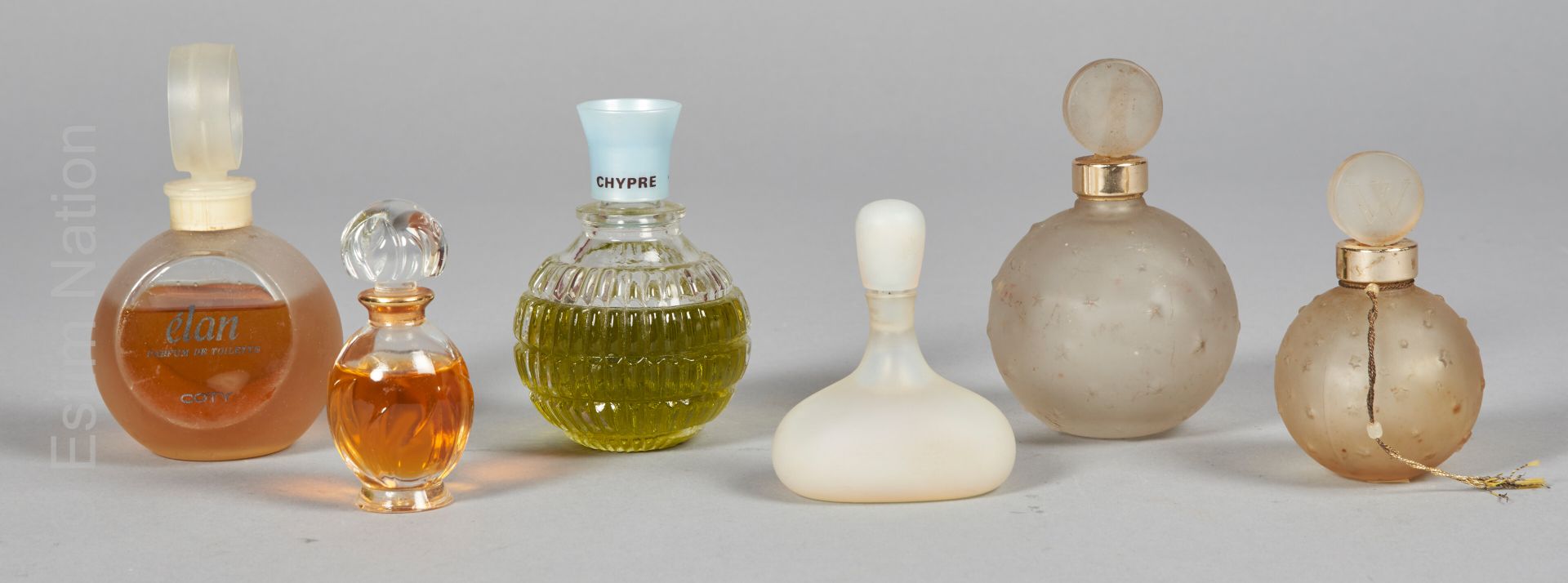 PARFUMS Set of six perfume bottles including Elan by Coty, Cléa by Yves Rocher, &hellip;