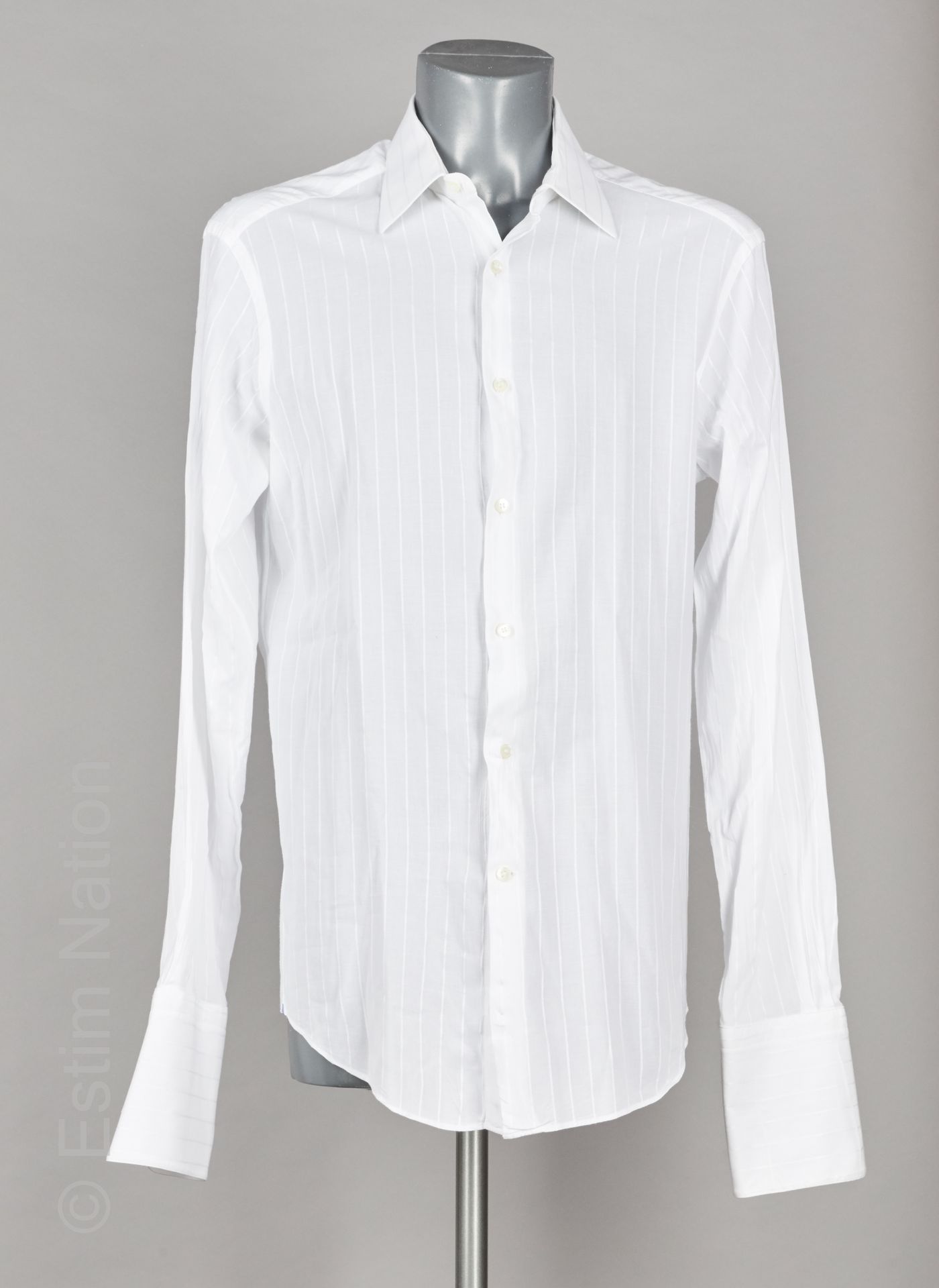 LANVIN, LANVIN TRADITION, LANVIN CLASSIQUE 五件棉质衬衫：三件白色，两件格子（T 15 3/4 /40，T 16/41&hellip;