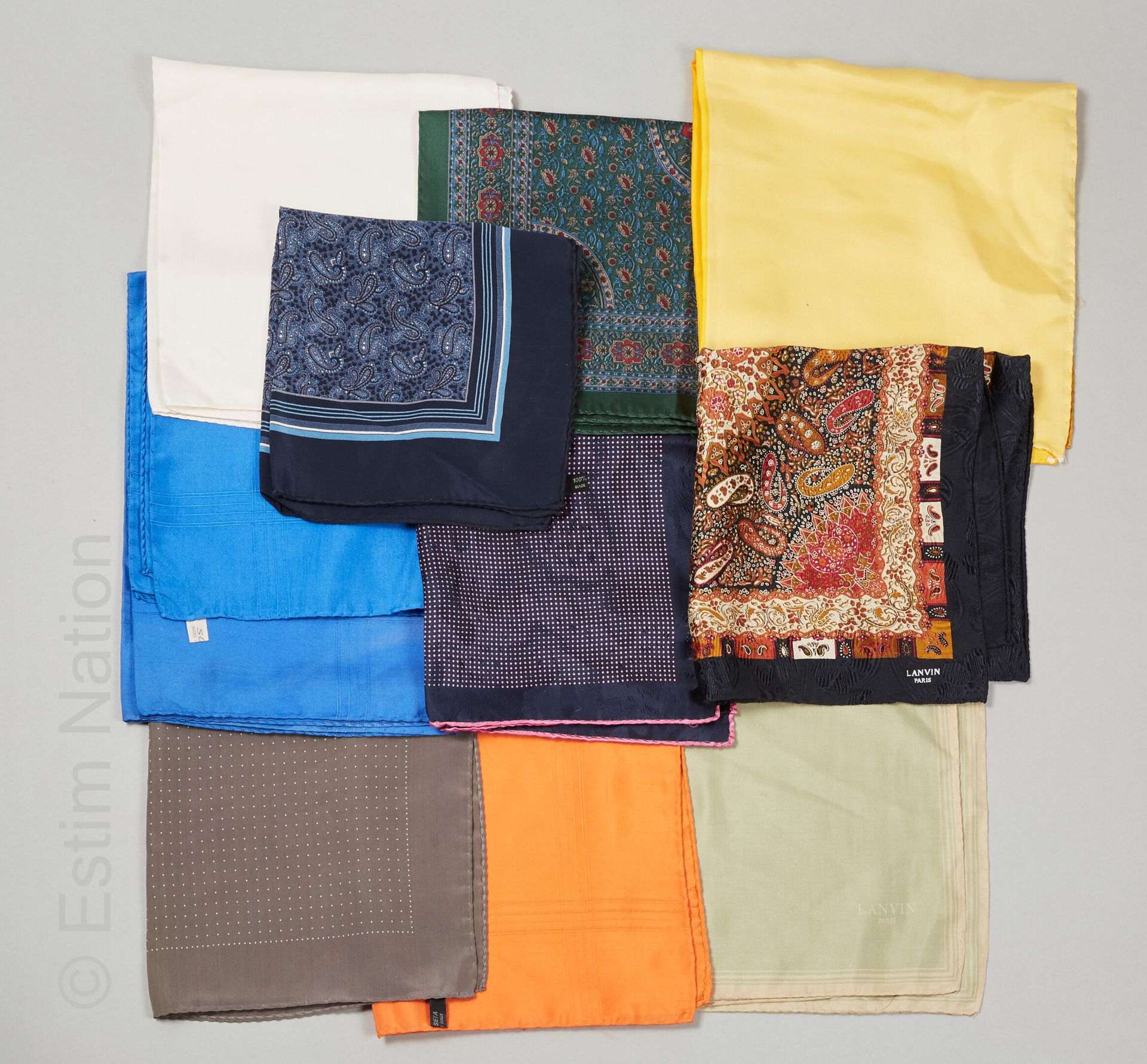LANVIN 十个口袋和口袋里有各种印刷的丝绸（不保证状况）。