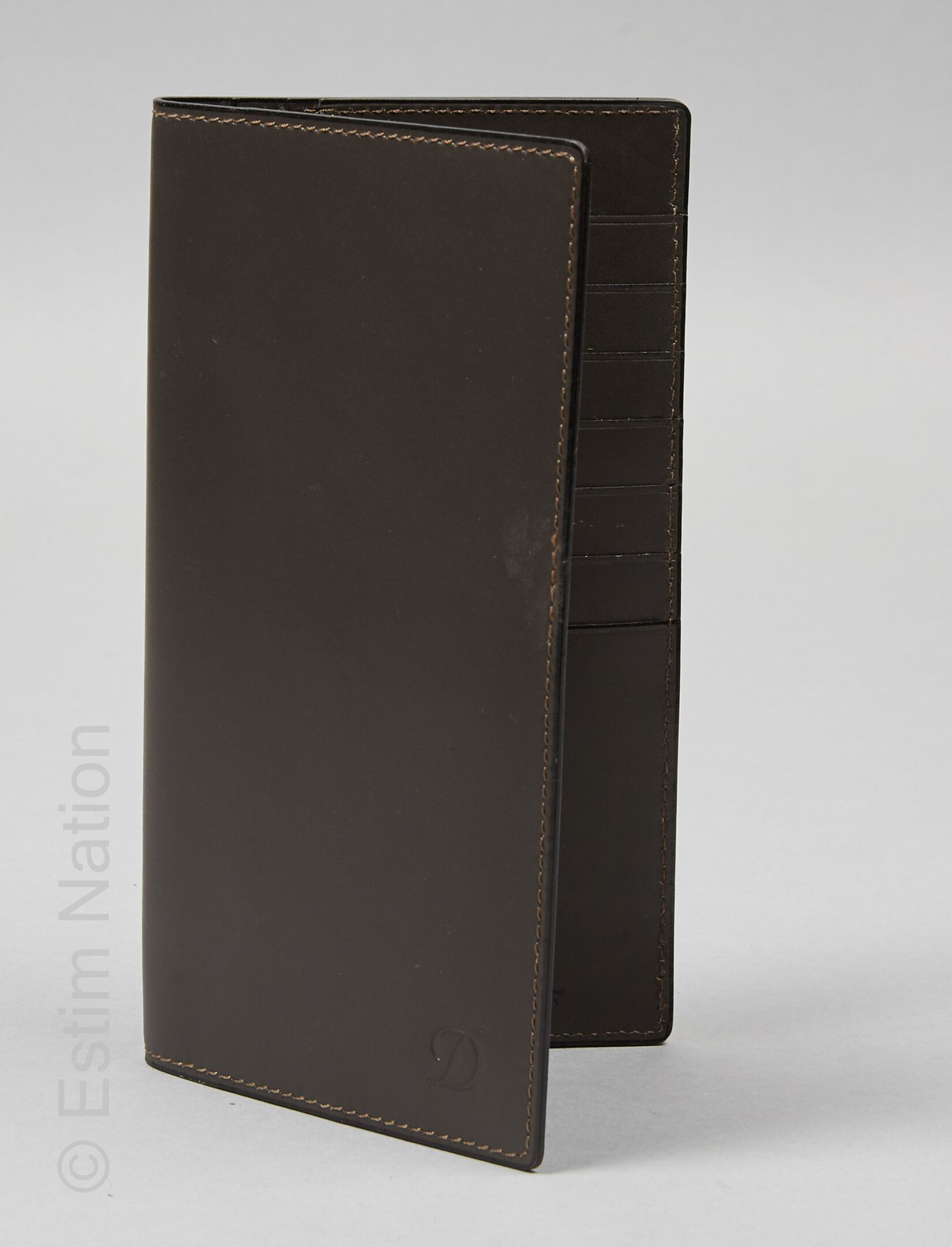 ST DUPONT Grey leather wallet (18 x 10 cm closed) (scratches, minor soiling)