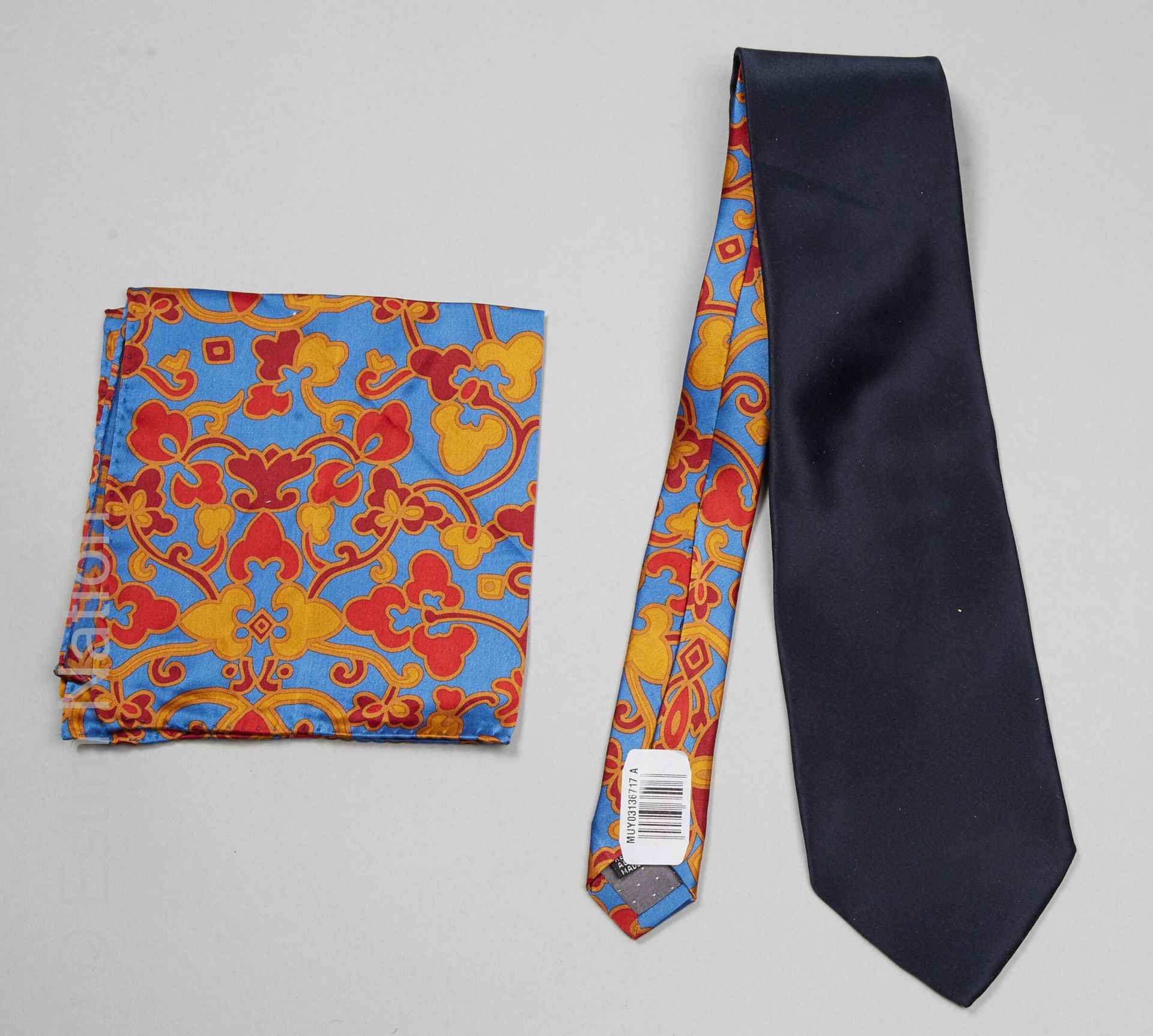 MONTANA VINTAGE SET including a tie on a navy background and its coordinated pou&hellip;