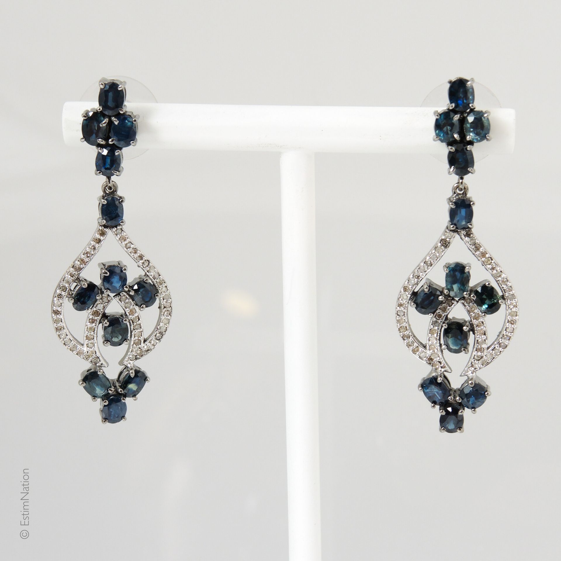 BOUCLES D'OREILLES SAPHIRS DIAMANTS Paire de pendants d'oreilles en argent 925/°&hellip;