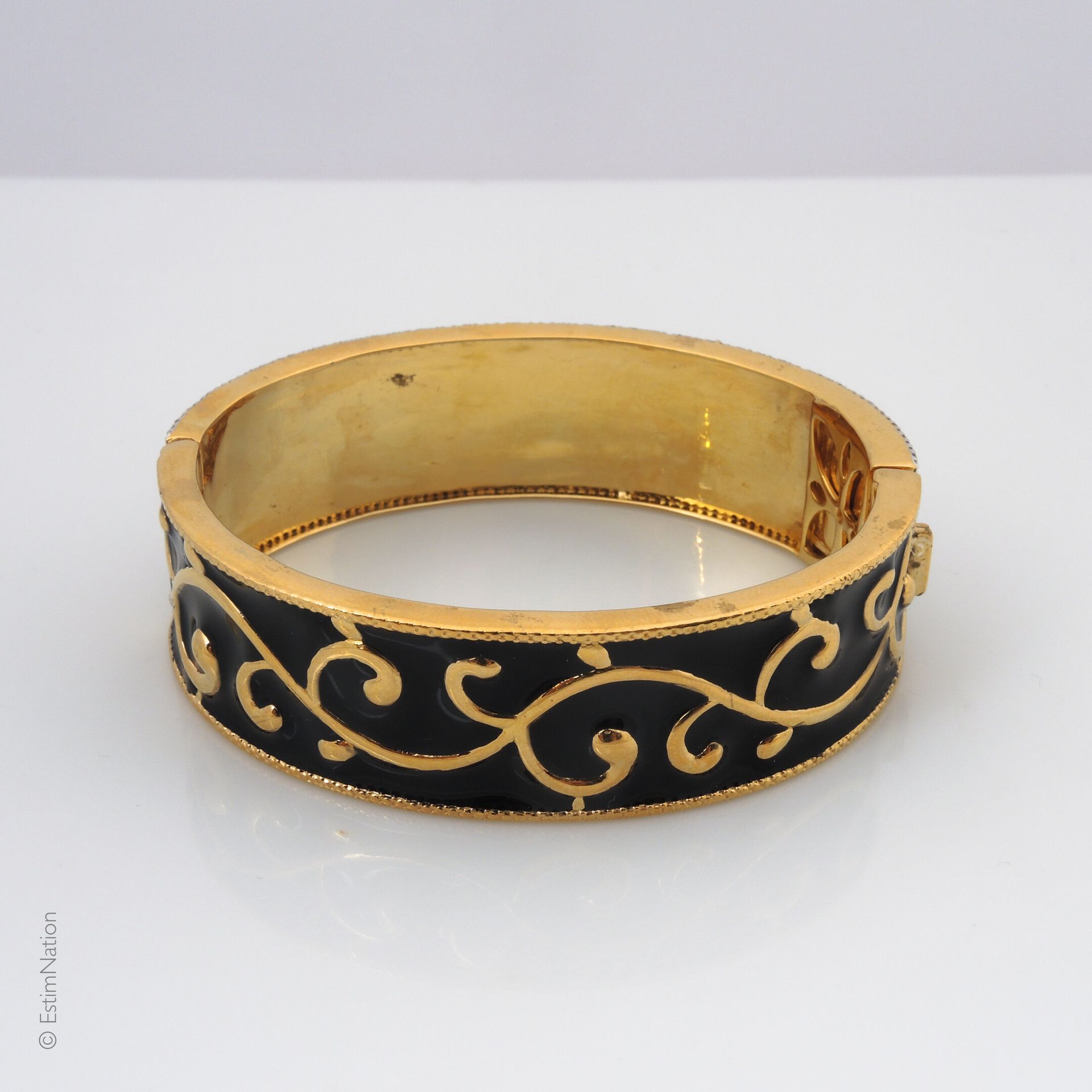 JONC EMAIL DIAMANTS Important bracelet jonc en argent doré 925/°° présentant une&hellip;