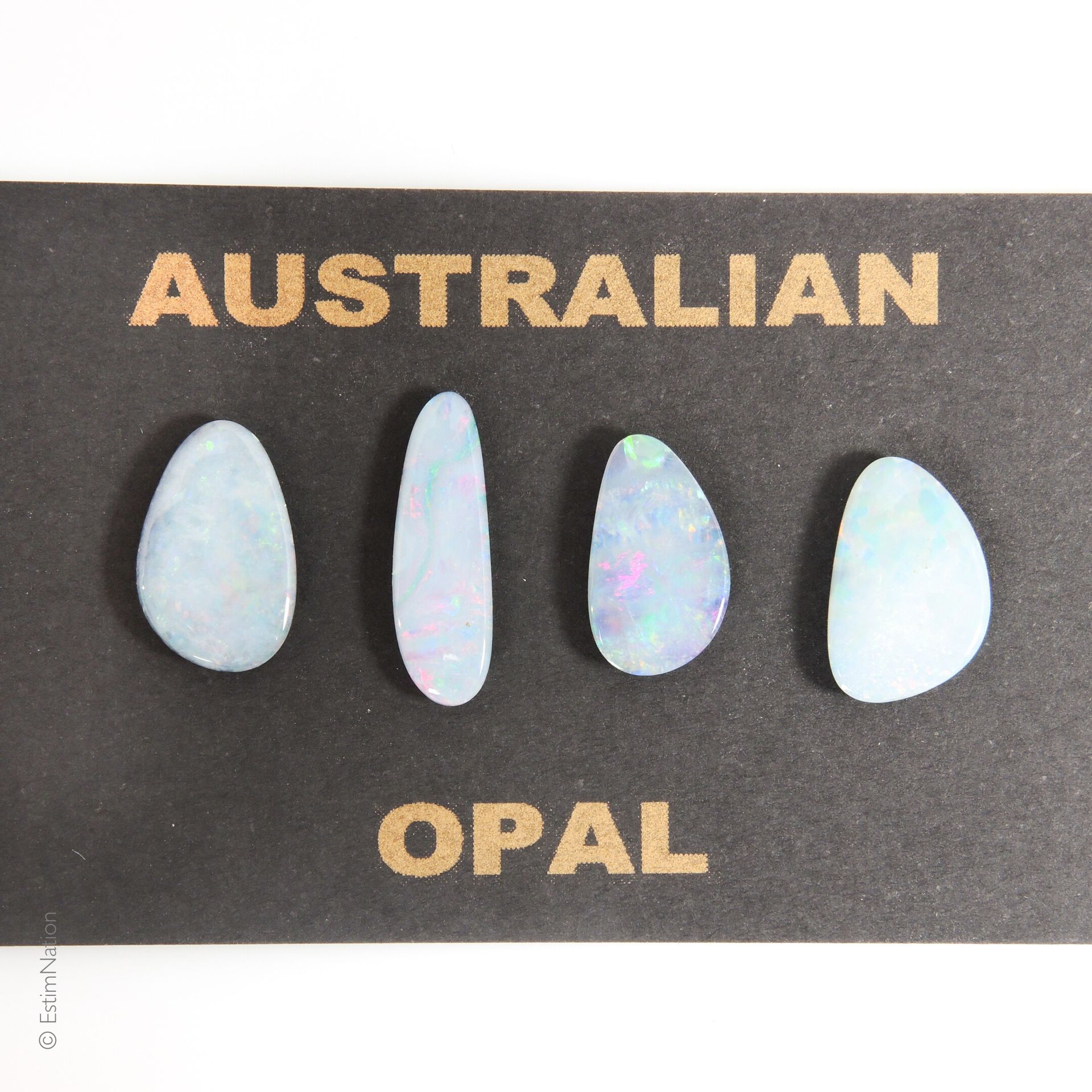 LOT DE 4 OPALES Lot de 4 opales triplets pour un total d'environ 5.75 carat. Pré&hellip;