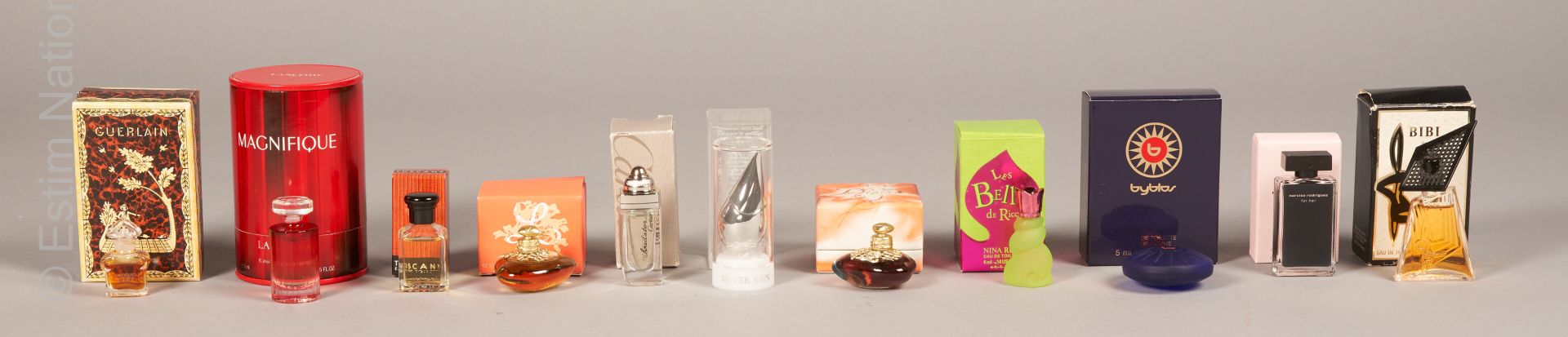 LOT DE MINIATURES Lot de 11 miniatures homothétiques avec parfum d'origine et co&hellip;