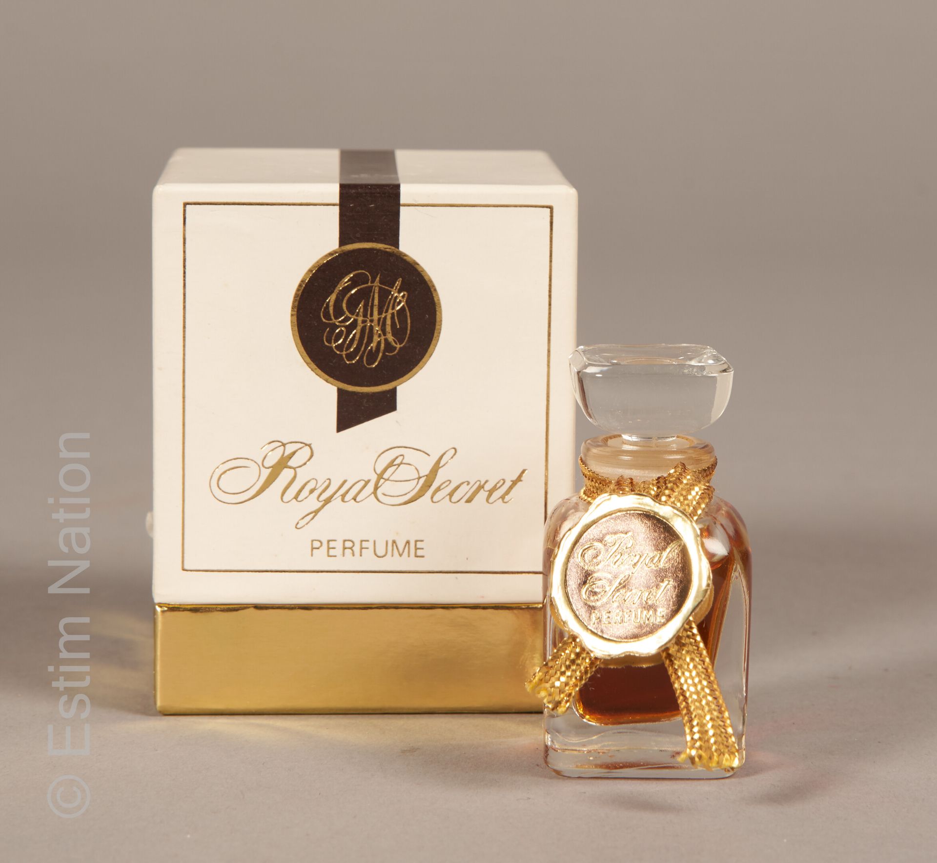 GERMAINE MONTEIL "Royal secret" Flacon de parfum en verre contenant 7,5 mL d'ext&hellip;