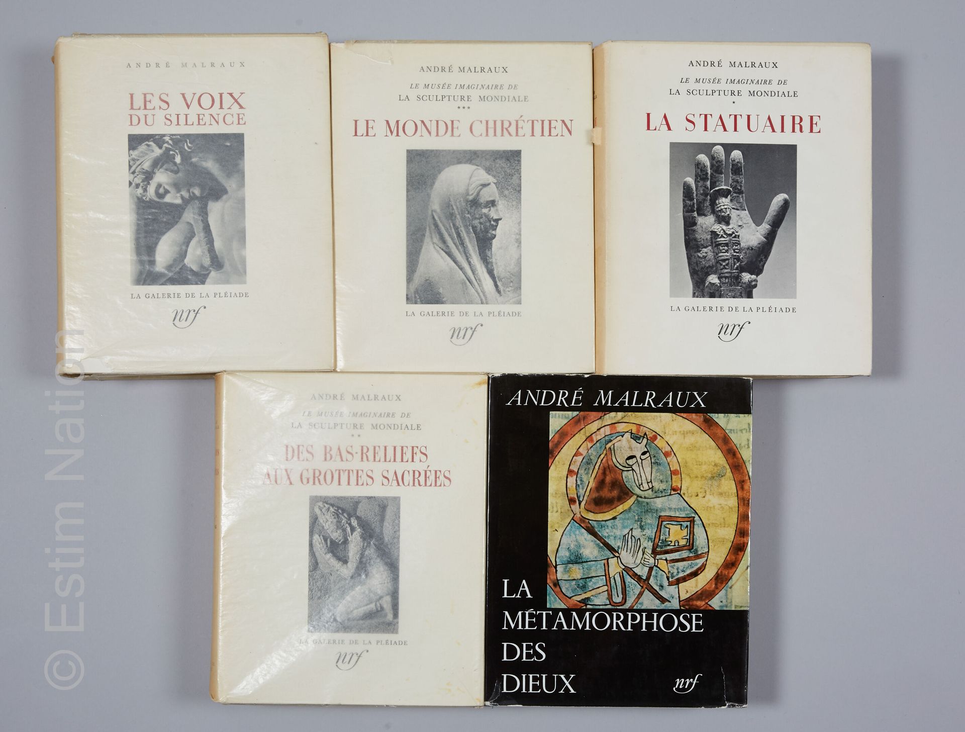 PLEIADE - MALRAUX Ensemble de volumes comprenant : 



- MALRAUX (André), Le mus&hellip;