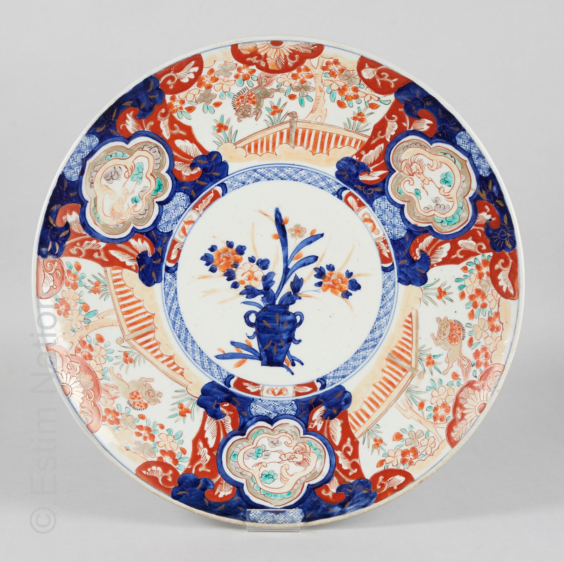 IMARI JAPON



Deux grands plats en porcelaine à décor polychrome en bleu sous c&hellip;