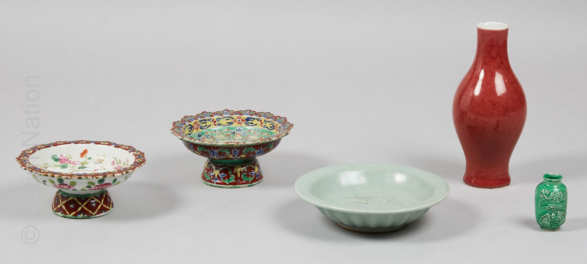 CHINE - PORCELAINES 
Chine, XIXe et XXe siècle









Ensemble comprenant : 

&hellip;