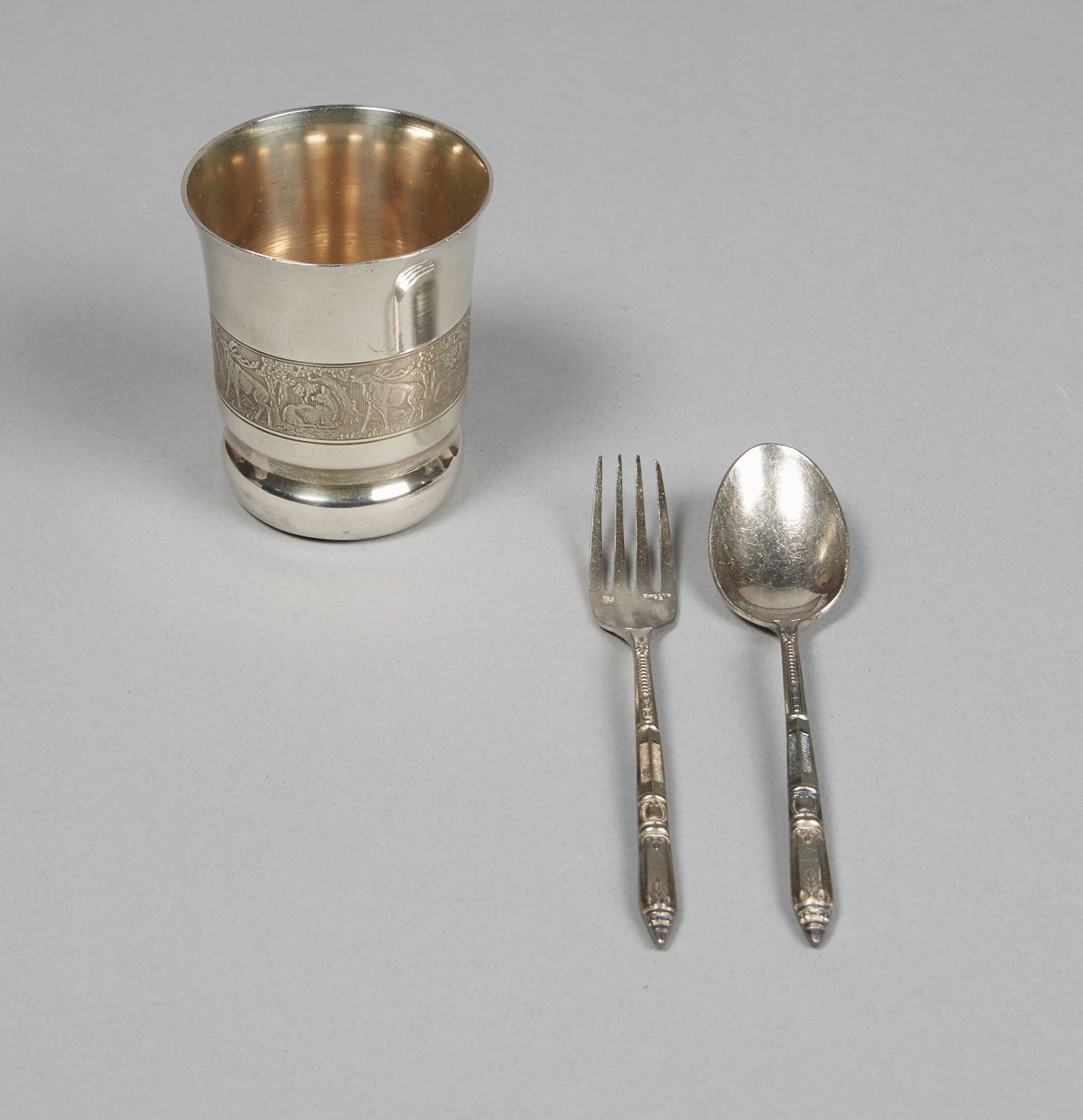 MÉTAL ARGENTÉ Set including :

In a silver plated flat-bottomed box with flared &hellip;