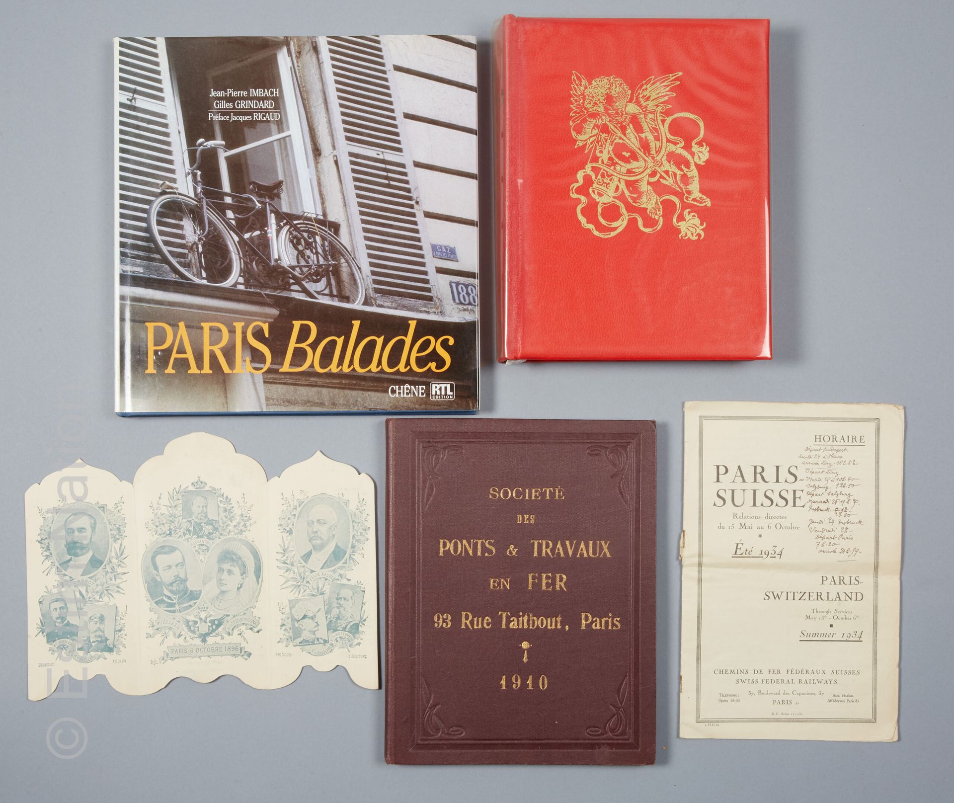PARIS Ensemble de volumes formant documentation sur Paris ou sur le thème de Par&hellip;