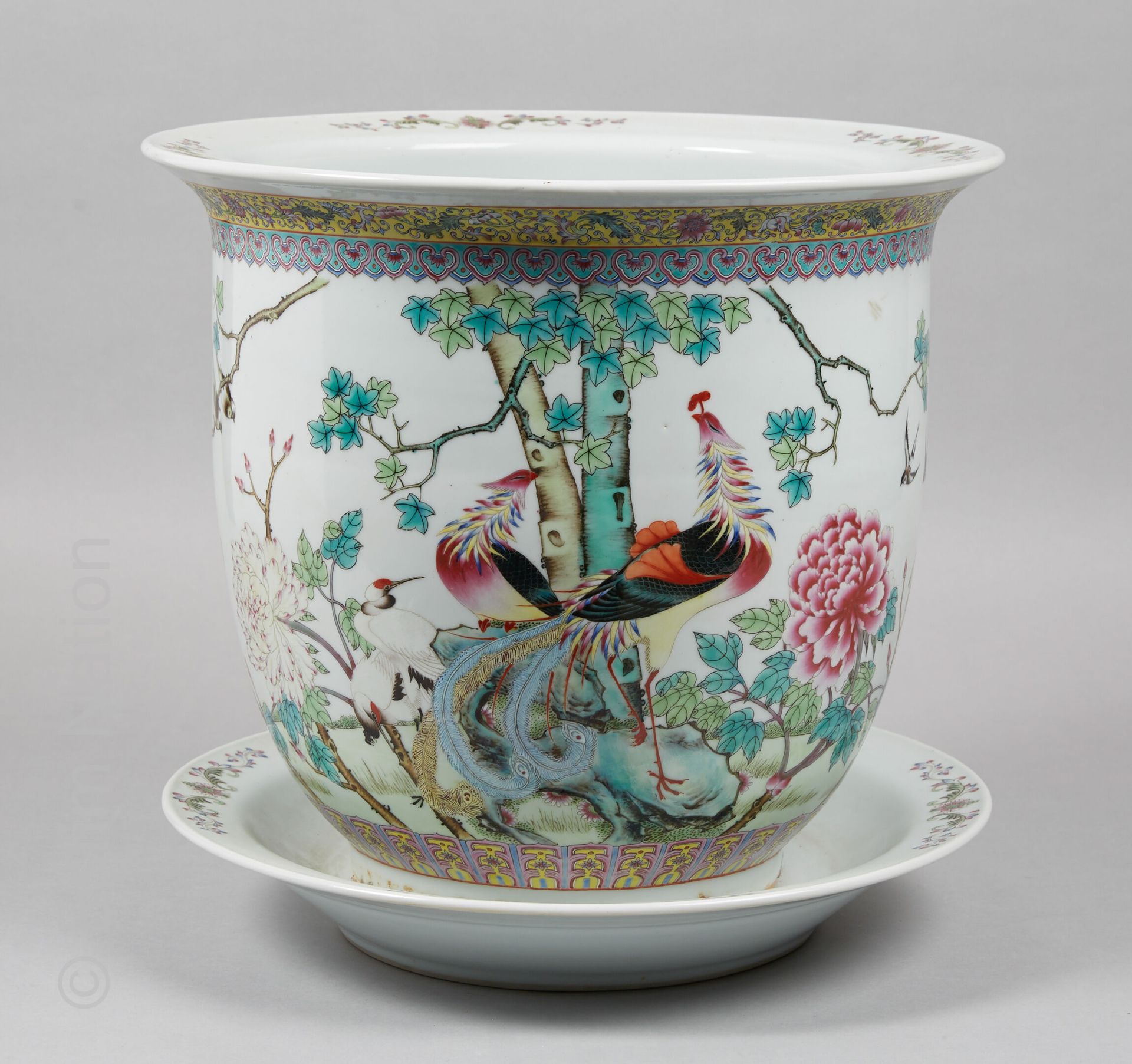 CHINE - PORCELAINES Chine, XXe siècle



Important cache-pot et son bassin en po&hellip;