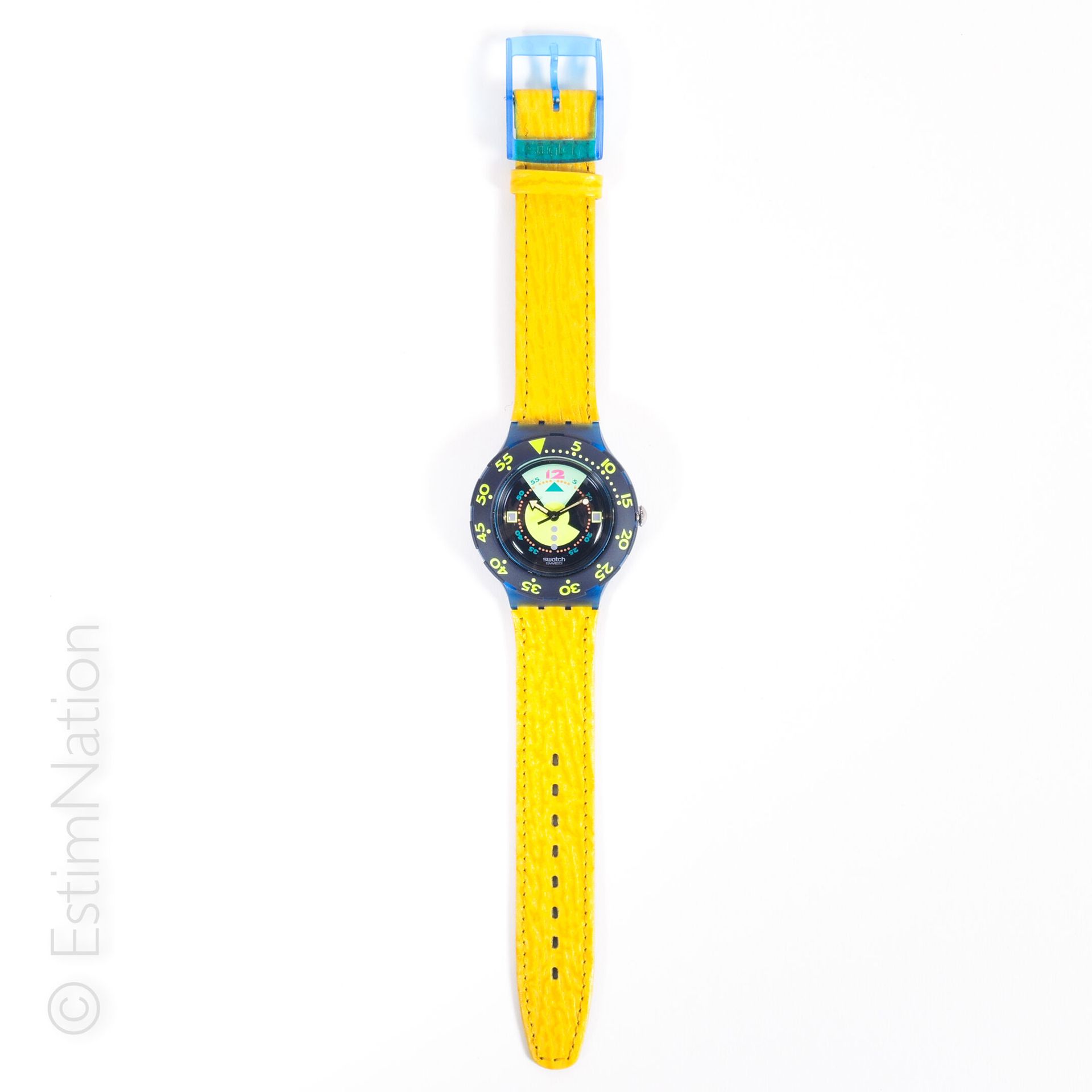 SWATCH - DIVINE - 1992 样品 - 神奇的

原创作品：水肺模型



潜水表，黄色、绿色和黑色表盘，刻度表圈和荧光指针，蓝色塑料表壳，黄色&hellip;