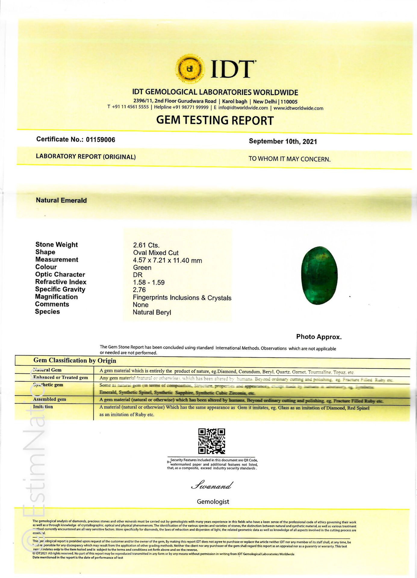 EMERAUDE SUR PAPIER ET CERTIFICAT An oval faceted emerald. Dimensions: 4.57 x 7.&hellip;