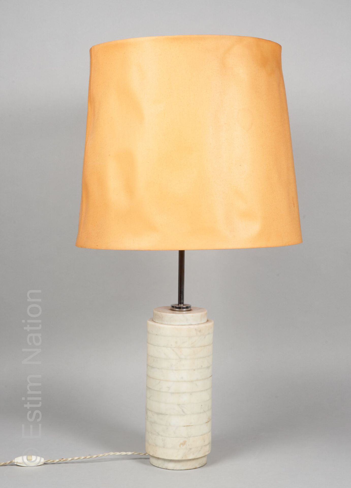 DESIGN - KNOLL FLORENCE KNOLL (1917-1919)



Lámpara cilíndrica de mármol beige,&hellip;