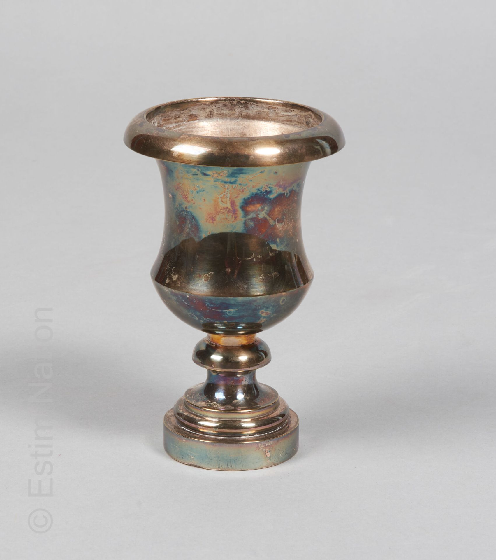 ORFEVRERIE - DIOR CHRISTIAN DIOR



Petit vase en métal argenté de forme Médicis&hellip;