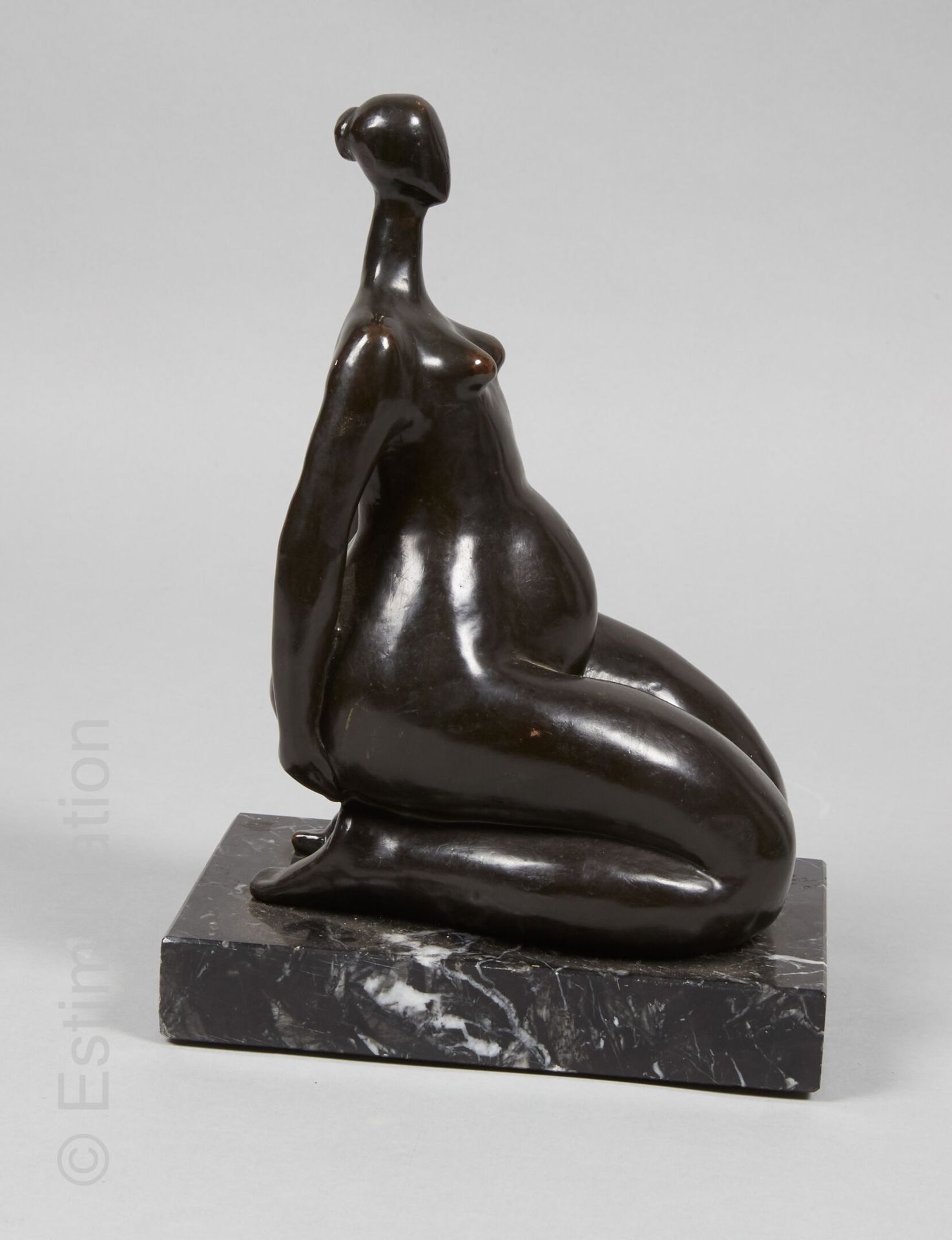 LOPEZ-MONTOYA 埃斯佩兰萨-洛佩斯-蒙托亚 (1926)



裸体坐姿



带有铜锈的青铜证明，签名为ESPERANZA，编号为6/9。

白色&hellip;