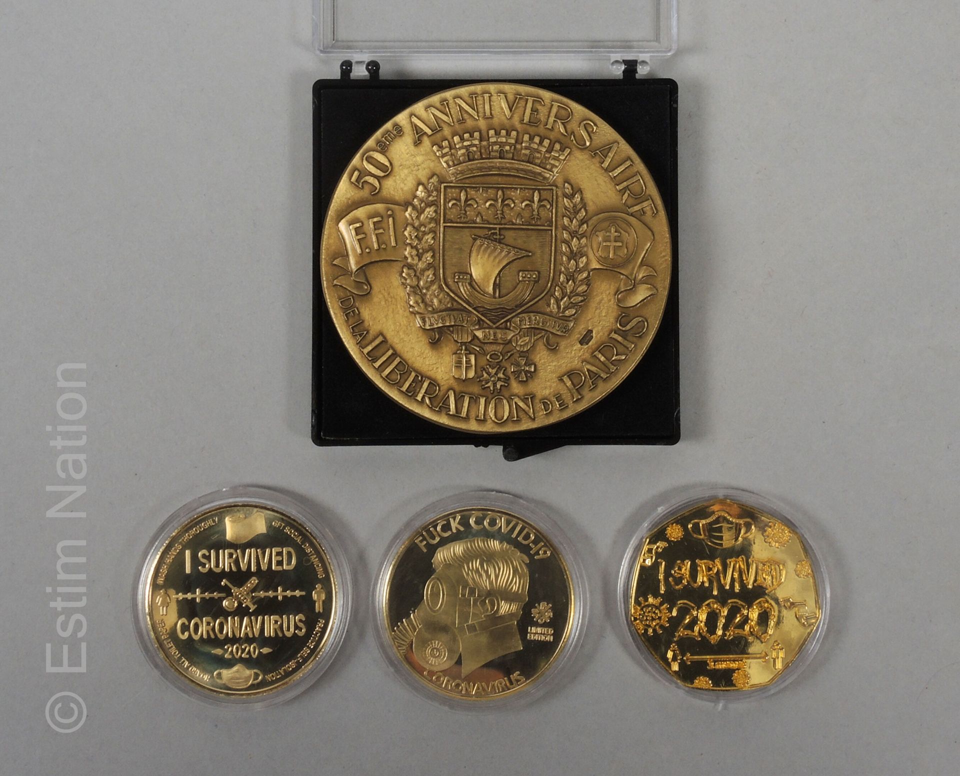 MEDAILLES ET MONNAIES 重要的铜质和各种金属镀金、镀银或印刷装饰的奖牌和硬币收藏，包括 :

- 两套 "法国国王"，2019年版

- 盒&hellip;