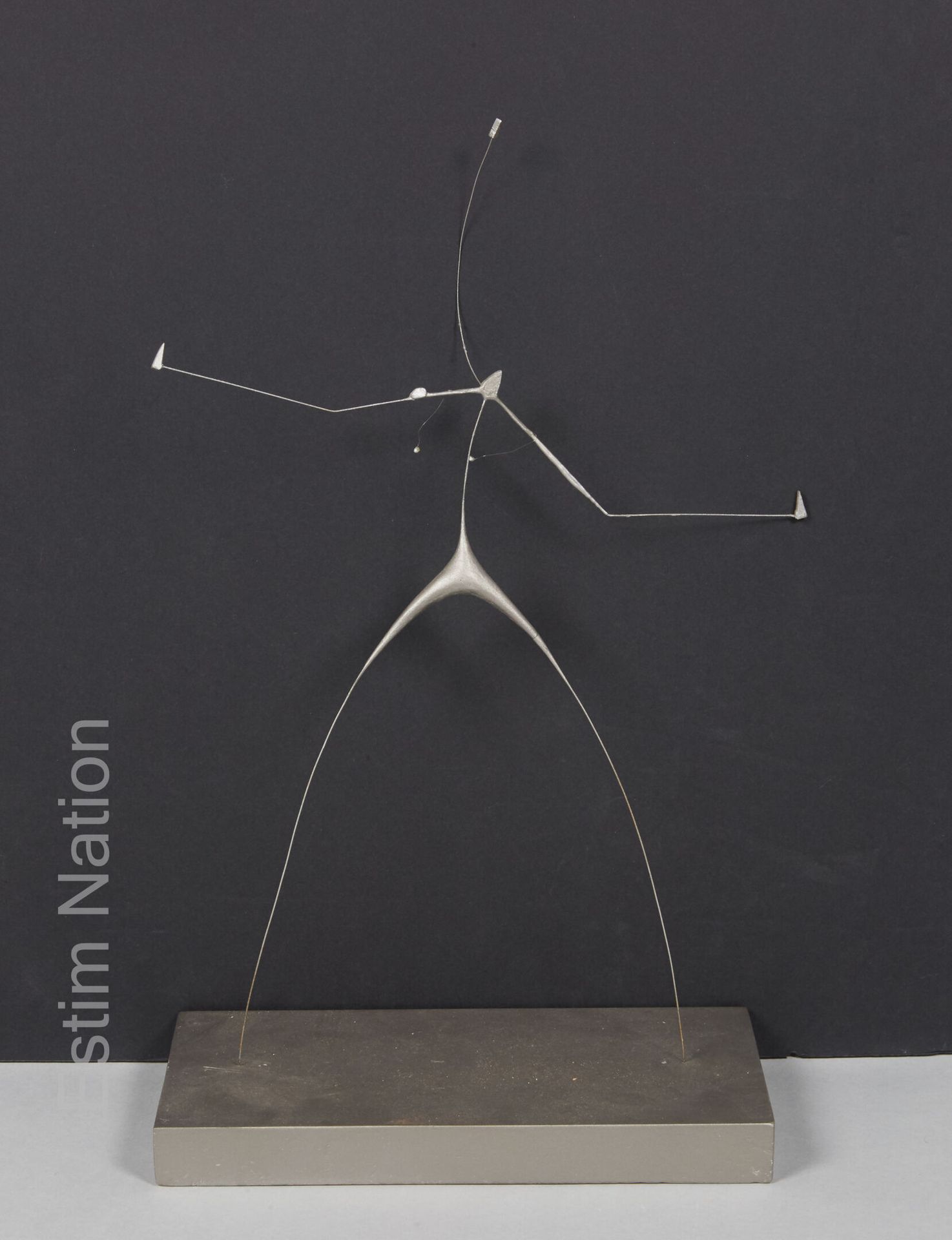 Art contemporain Stilisierte Figur



Versilbertes lackiertes Metallsubjekt, das&hellip;